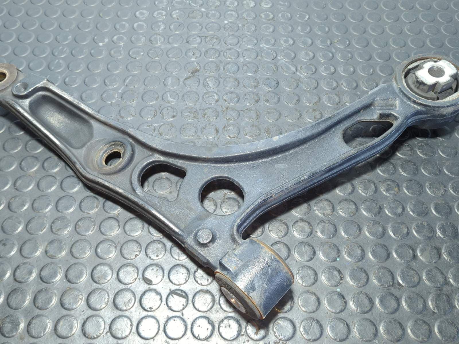 Recambio de BRAZO IZQUIERDO INFERIOR DELANTERO para PEUGEOT BOXER Furgoneta 2.2 BlueHDi 140 4HB(DW12RUD) referencia OEM IAM 50712141 - BLANCO 2