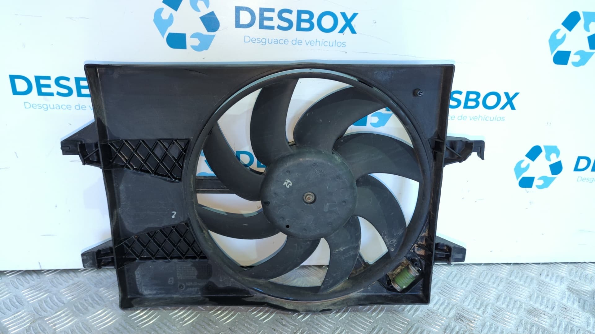 Recambio de ELECTROVENTILADOR para FORD FIESTA 1.4 TDCI F6JA referencia OEM IAM 8240367 - GRIS 2