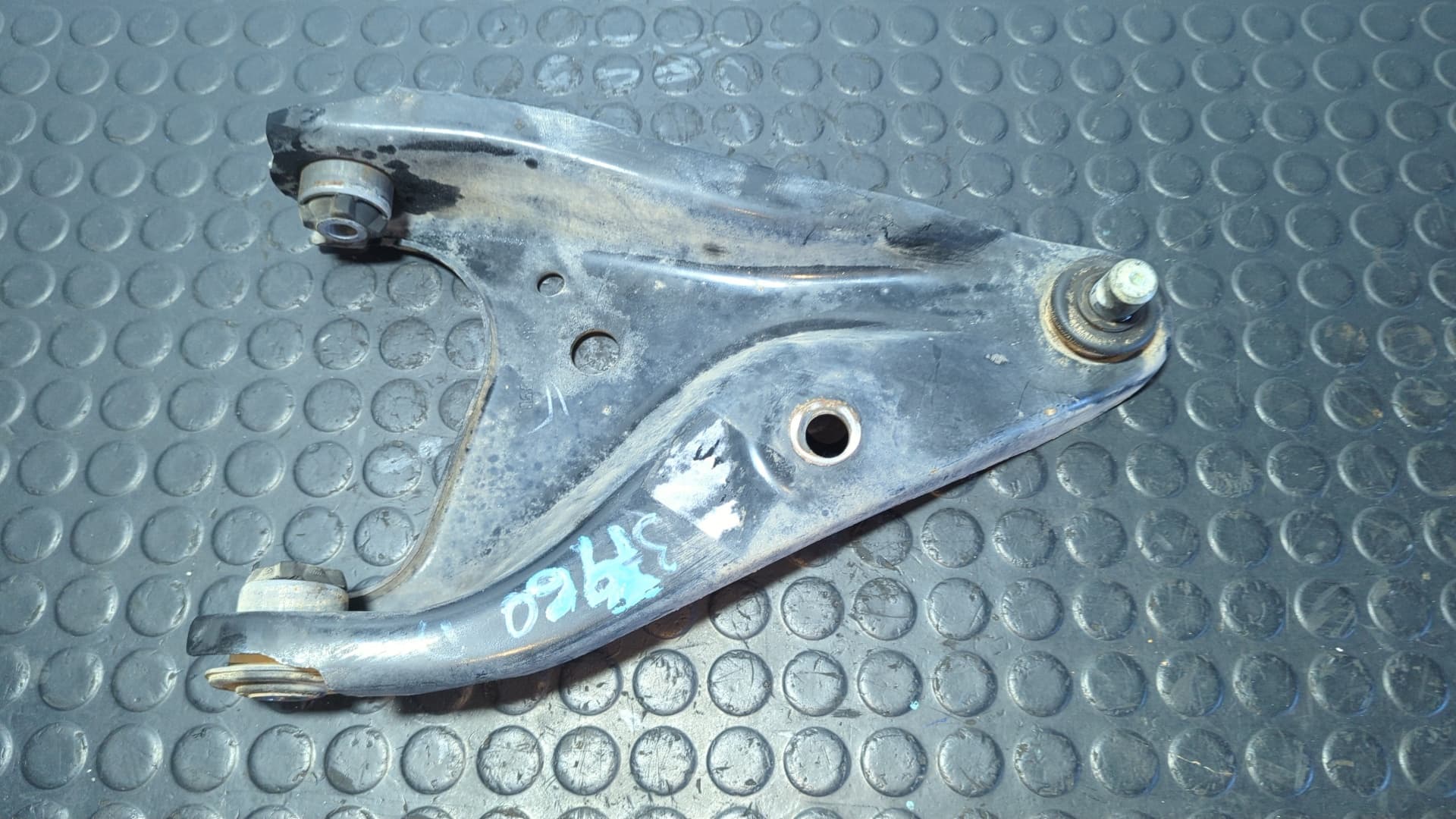 Recambio de BRAZO DERECHO INFERIOR DELANTERO para DACIA SANDERO 1.0 TCE H4BB4 referencia OEM IAM 545006023R - BLANCO