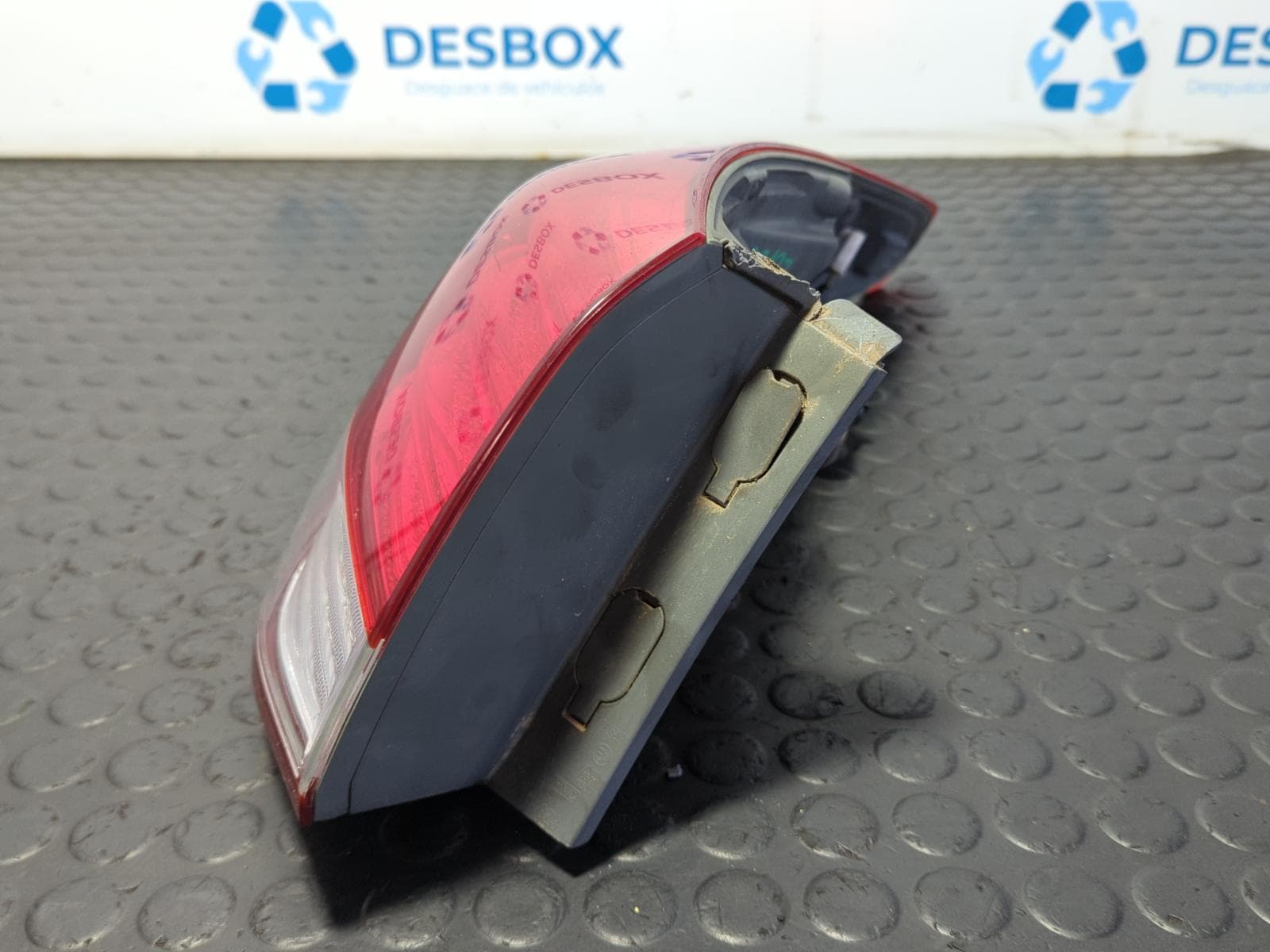 Recambio de PILOTO TRASERO IZQUIERDO para HYUNDAI I40 1.6 CRDI D4FD referencia OEM IAM 924013Z3 - NEGRO 2