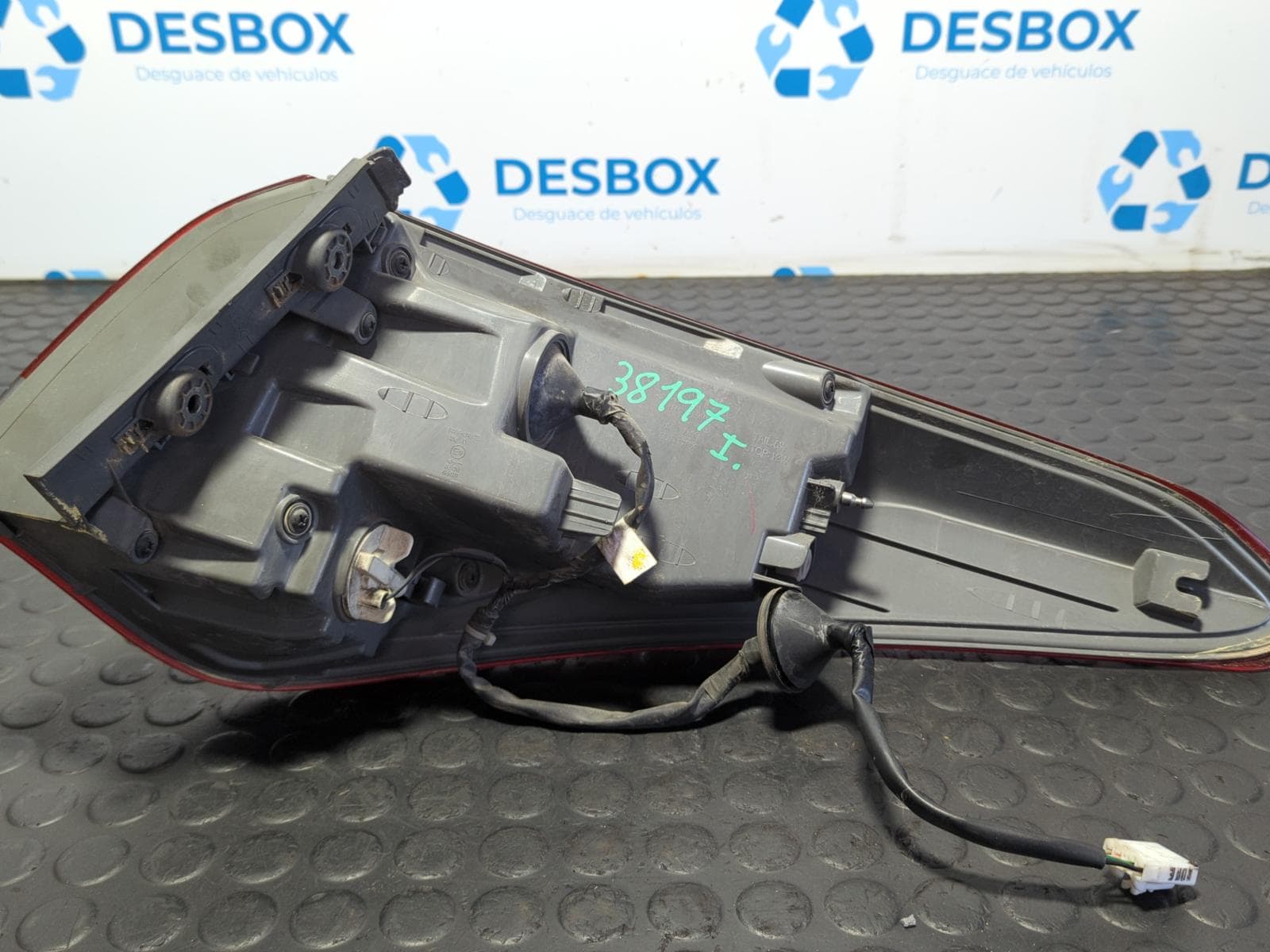 Recambio de PILOTO TRASERO IZQUIERDO para HYUNDAI I40 1.6 CRDI D4FD referencia OEM IAM 924013Z3 - NEGRO 3