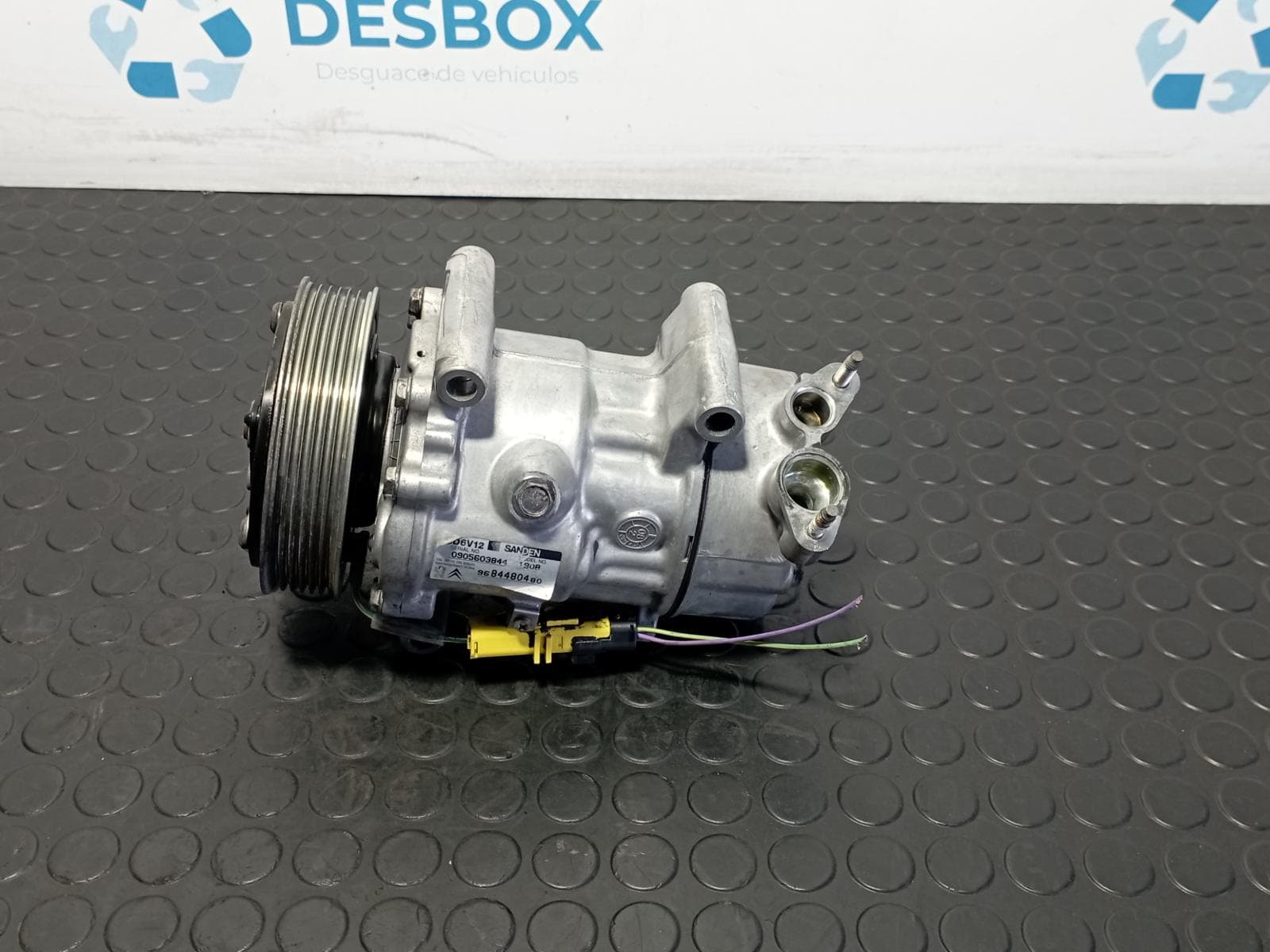 Recambio de COMPRESOR AIRE ACONDICIONADO para CITROEN NEMO 1.4 HDI 8HS referencia OEM IAM 9684480480 - BLANCO