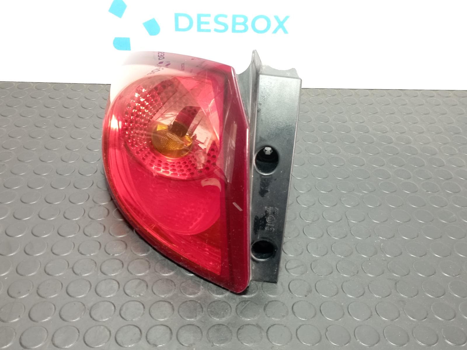 Recambio de PILOTO TRASERO IZQUIERDO para SEAT ALTEA (5P1) 1.6 CAY referencia OEM IAM 5P0945095 - ROJO 3