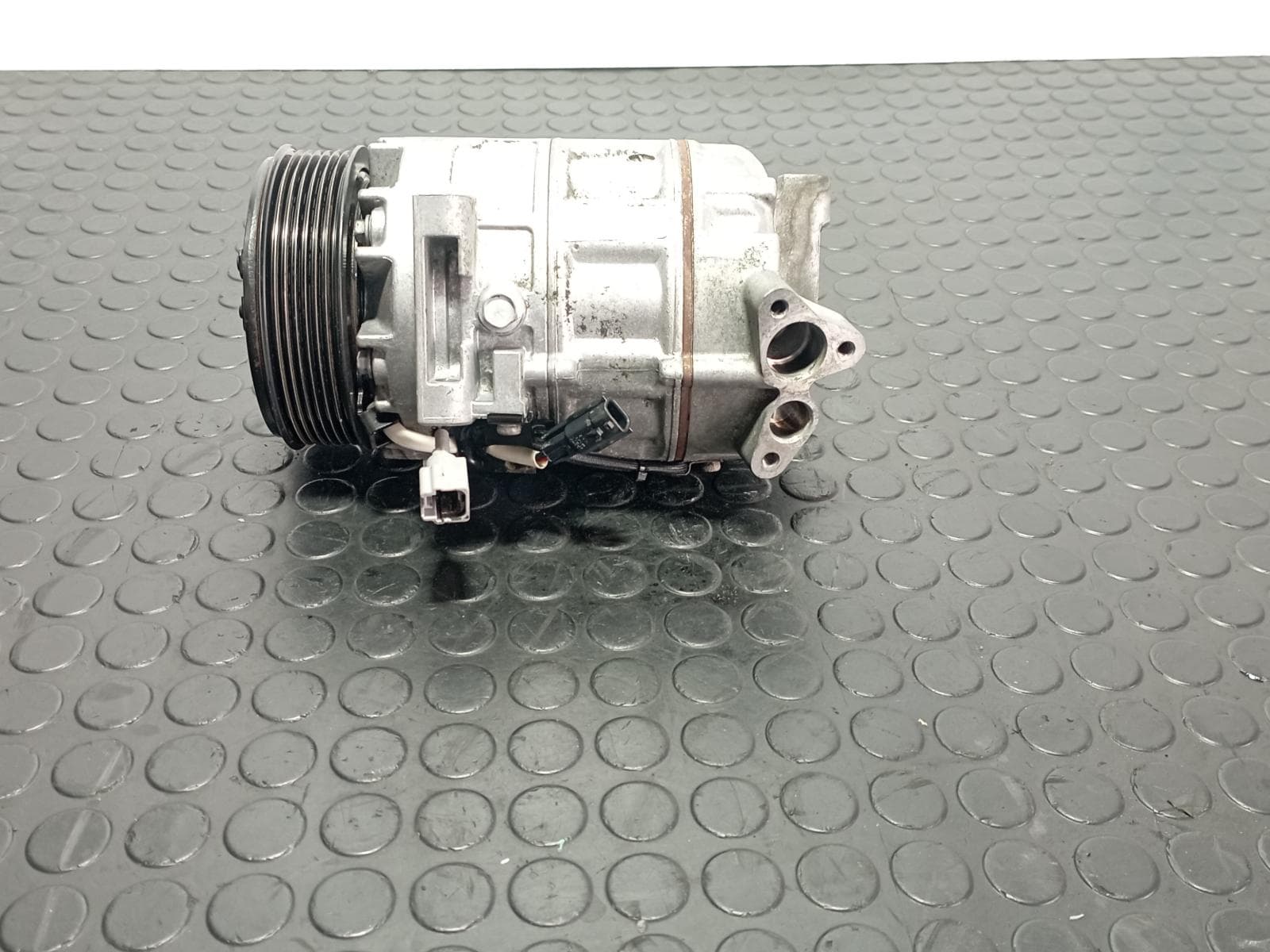 Recambio de COMPRESOR AIRE ACONDICIONADO para RENAULT LAGUNA GRANDTOUR III Dynamique M9RB8 referencia OEM IAM 8200890987C - GRIS 3