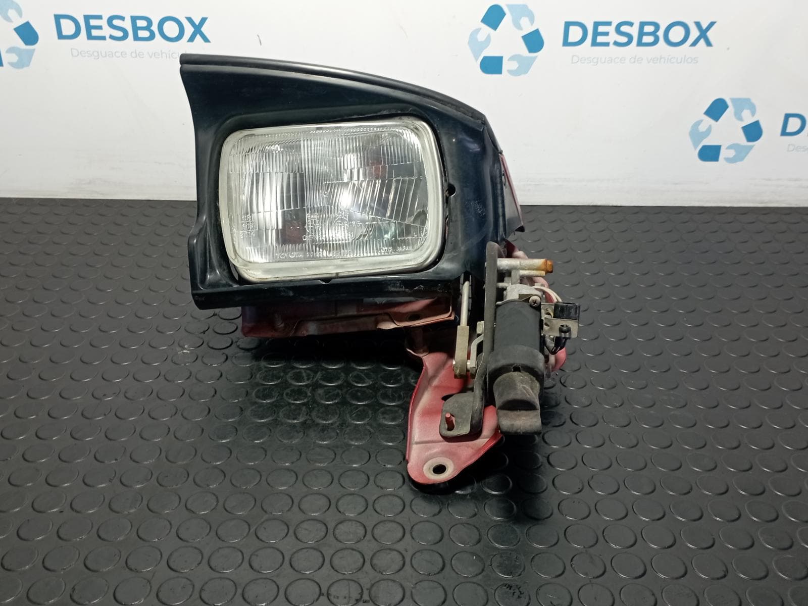 Recambio de FARO IZQUIERDO para TOYOTA CELICA (T20) CARLOS SAINZ 4WD 2.0 TURBO 3SGE referencia OEM IAM 8569020031 - ROJO