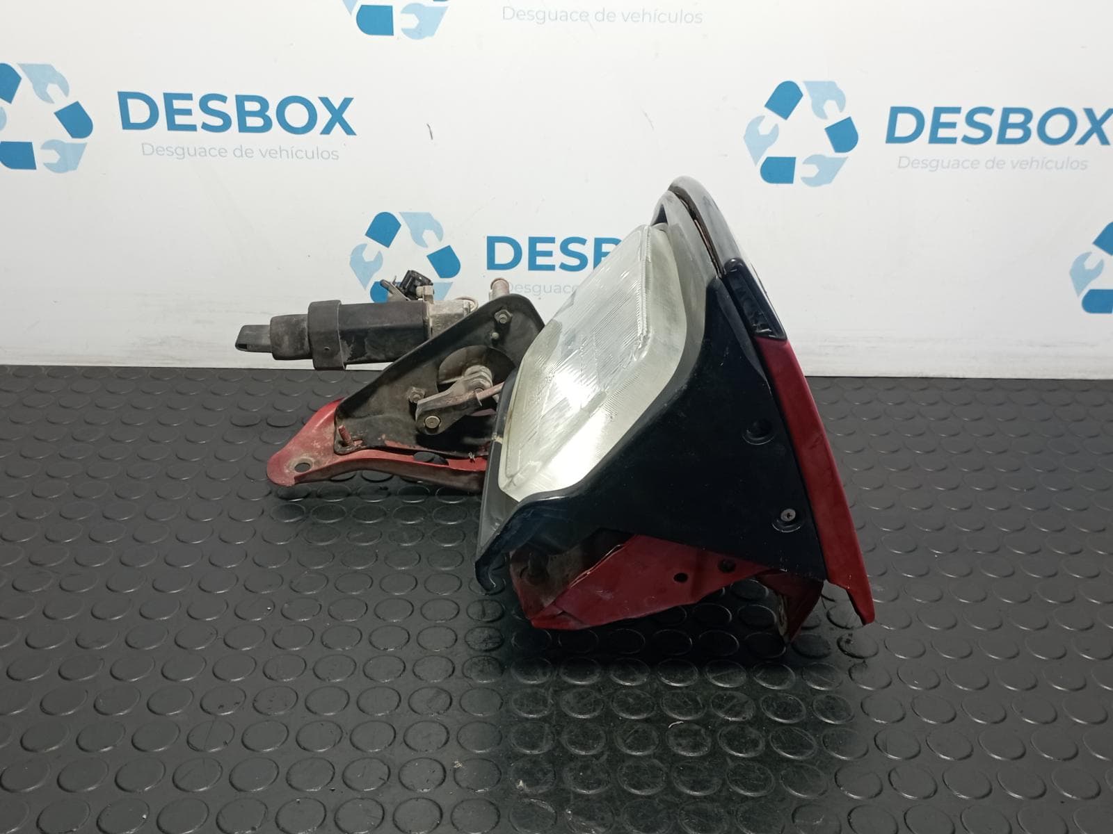 Recambio de FARO DERECHO para TOYOTA CELICA (T20) CARLOS SAINZ 4WD 2.0 TURBO 3SGE referencia OEM IAM  8566020031 - ROJO 3