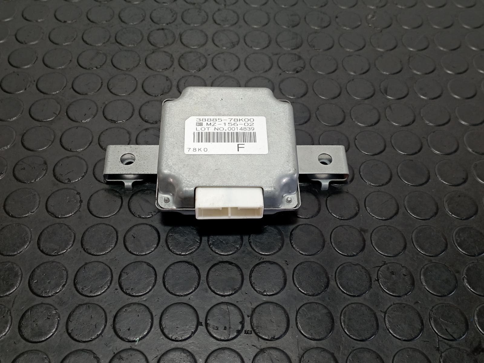 Recambio de MODULO CONFORT para SUZUKI GRAND VITARA JB (JT) 1.9 DDiS Turbodiesel F9QB referencia OEM IAM 3888578K00 - BLANCO