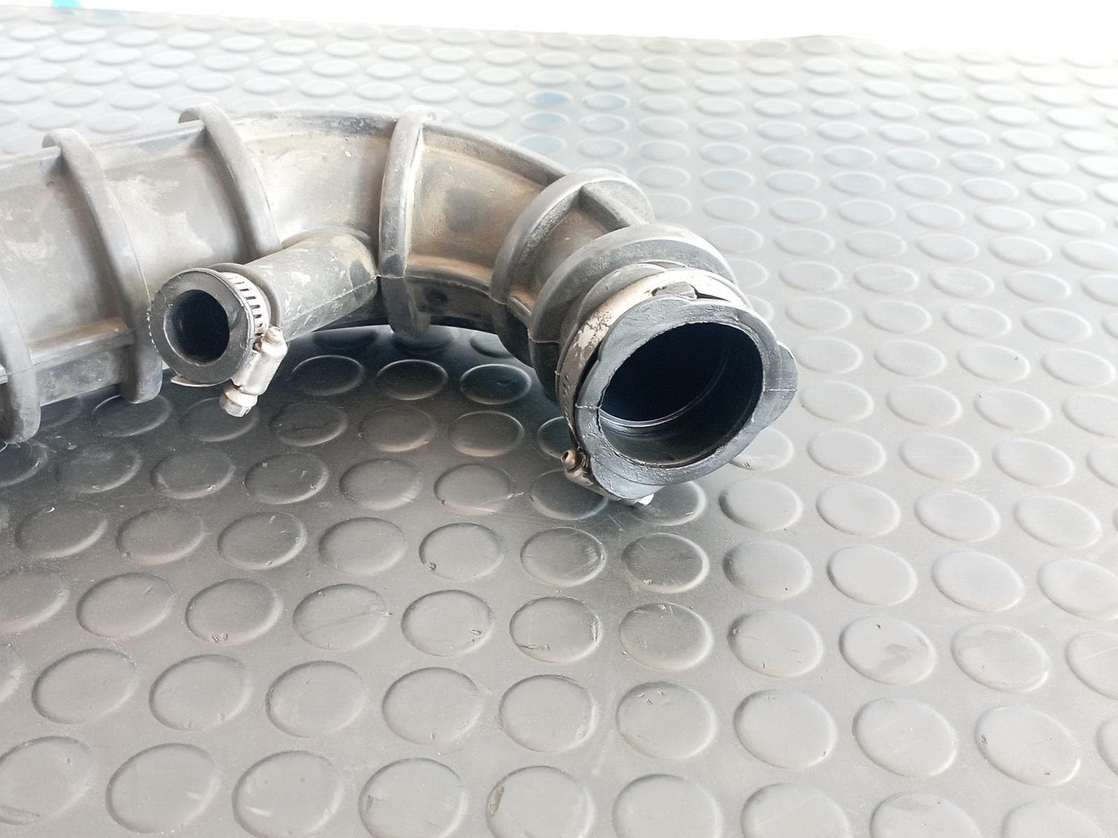 Recambio de TUBO ASPIRACION ADMISION para FORD TRANSIT CAJA CERRADA, CORTA (FY) (2000 =>) 2.0 TDCI ABFA referencia OEM IAM 2C119C623CE - BLANCO 3