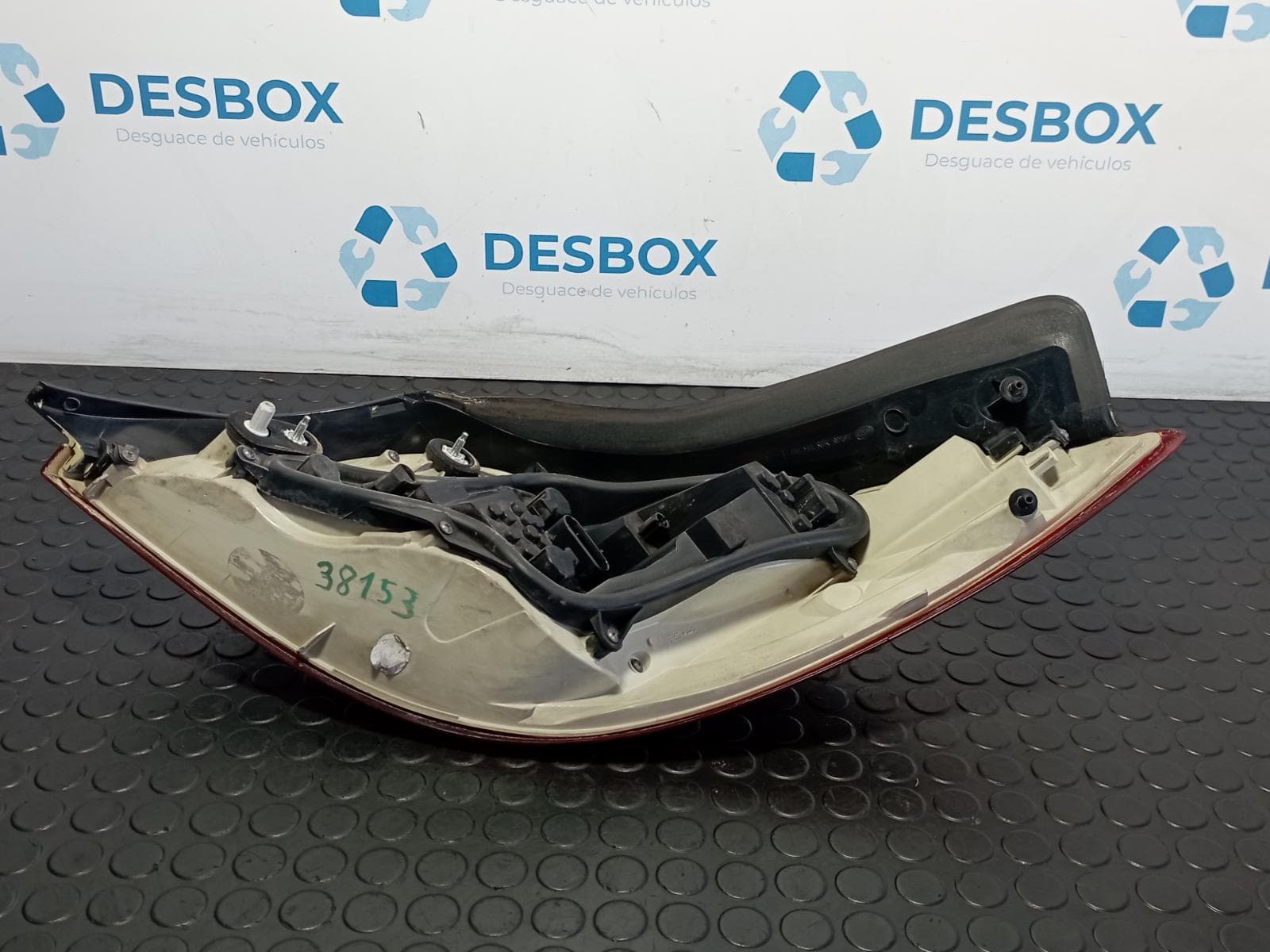 Recambio de PILOTO TRASERO IZQUIERDO para OPEL INSIGNIA BERLINA 2.0 CDTI A20DTH referencia OEM IAM 13226836 - NEGRO 2