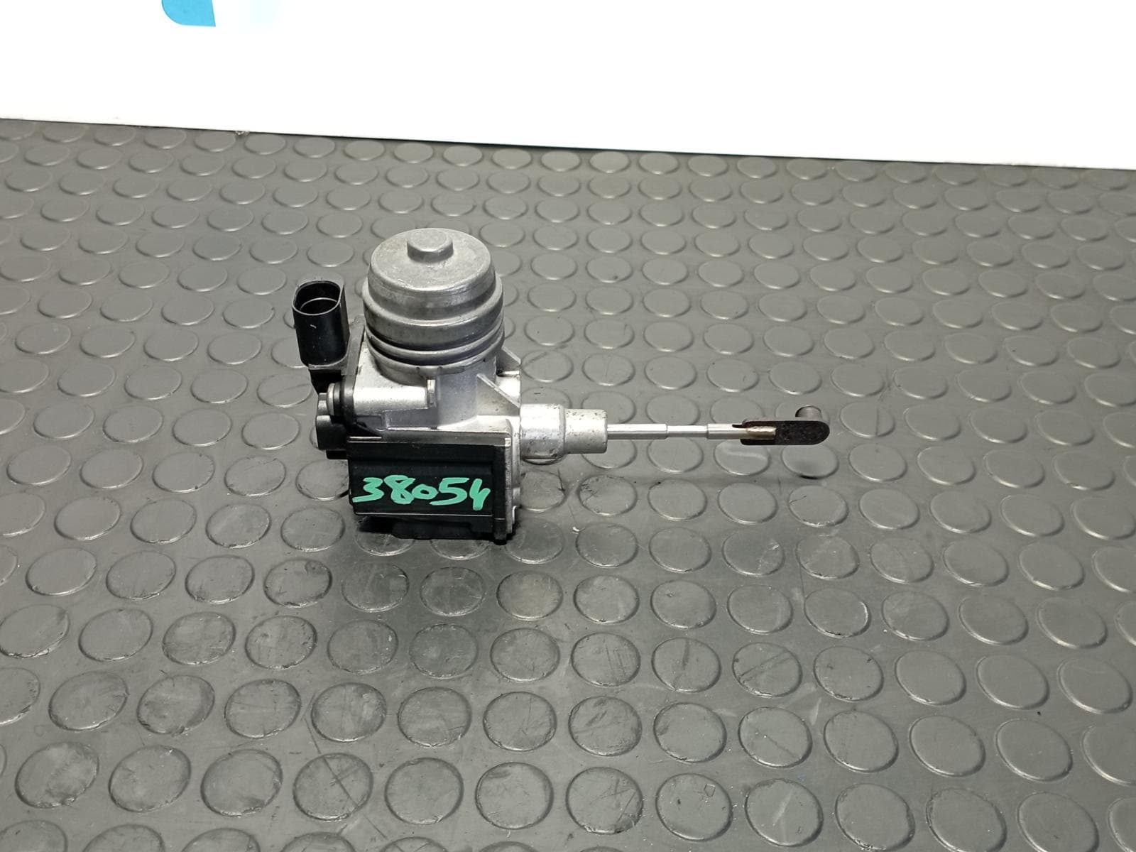 Recambio de MOTOR ELECTRICO ACTUADOR para VOLKSWAGEN GOLF VII LIM. 1.2 TSI CJZ referencia OEM IAM 04E145725R - GRIS 3