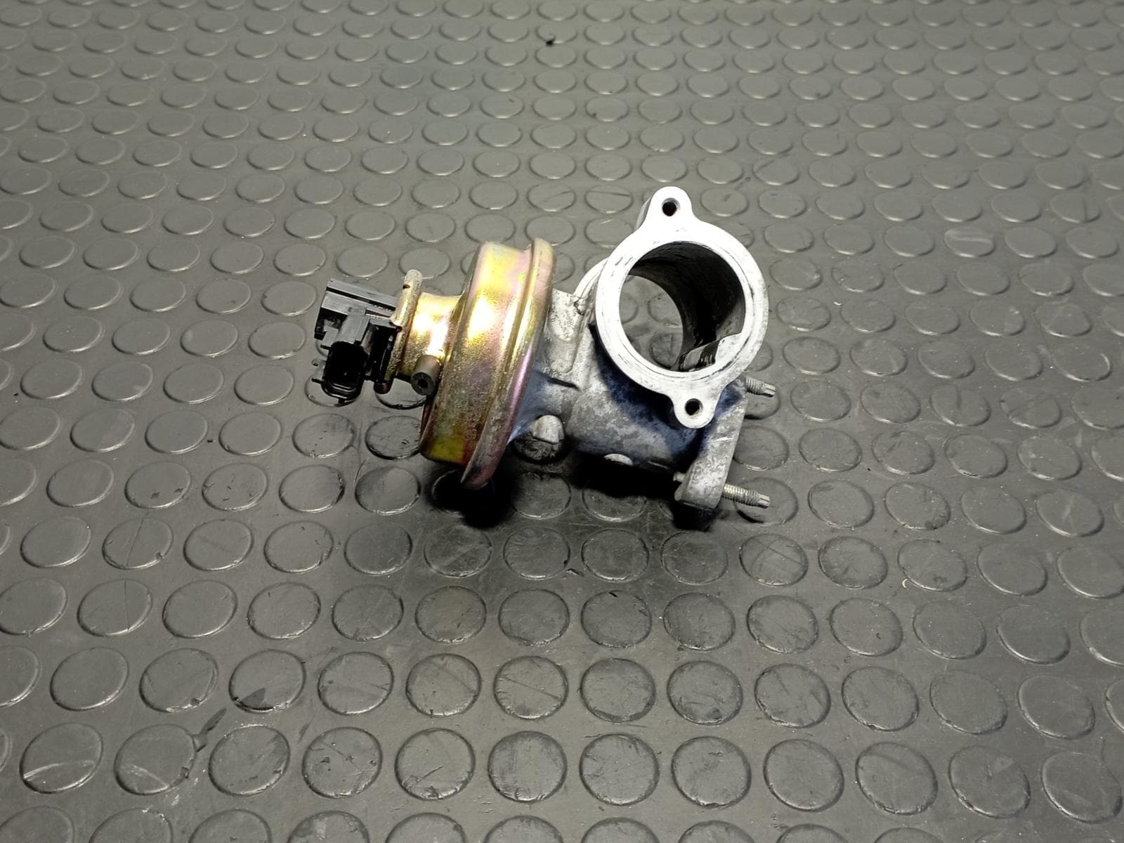 Recambio de VALVULA EGR para FORD TRANSIT CAJA CERRADA, CORTA (FY) (2000 =>) 2.0 TDCI ABFA referencia OEM IAM 010171041 - BLANCO