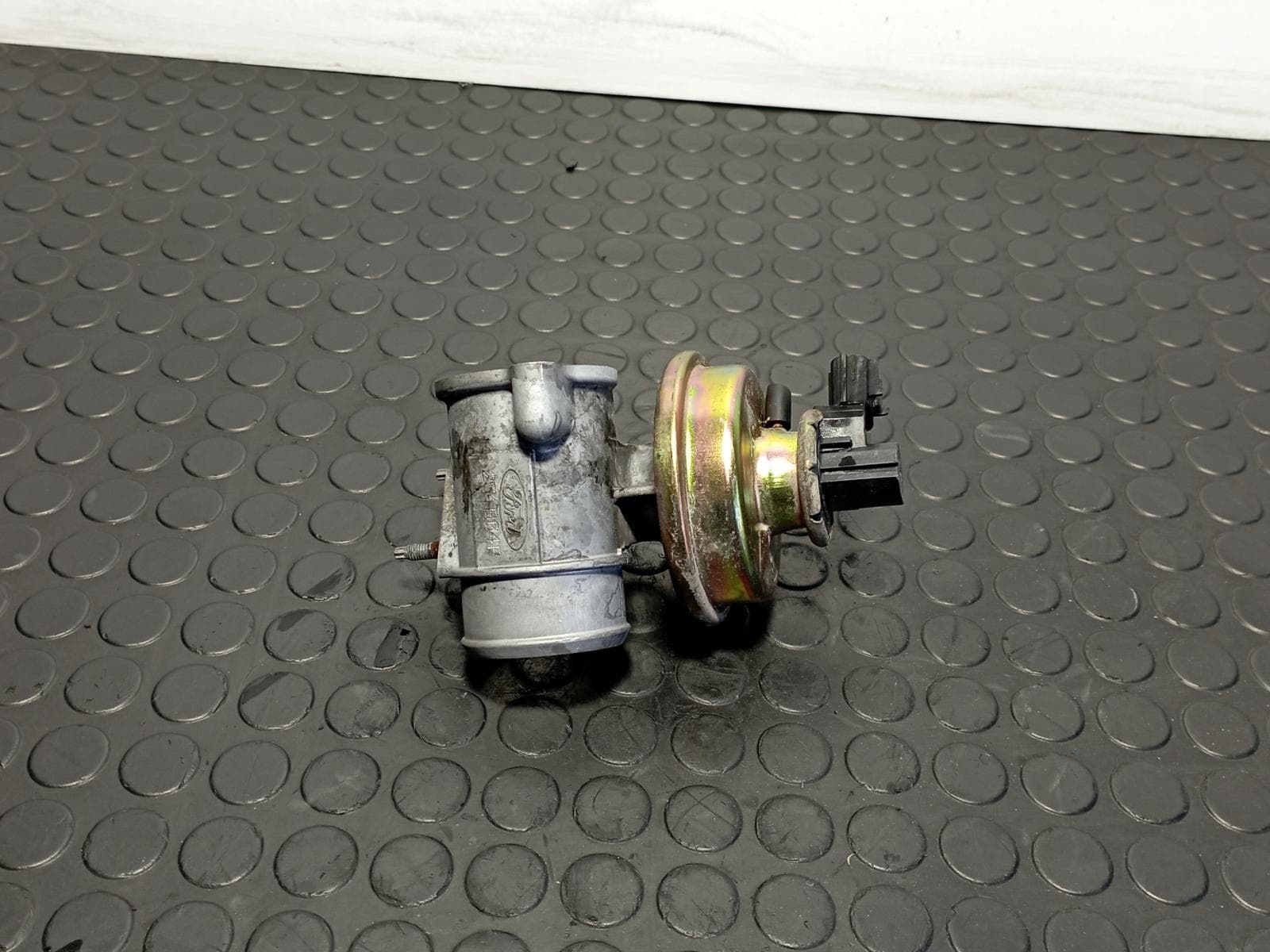 Recambio de VALVULA EGR para FORD TRANSIT CAJA CERRADA, CORTA (FY) (2000 =>) 2.0 TDCI ABFA referencia OEM IAM 010171041 - BLANCO 2