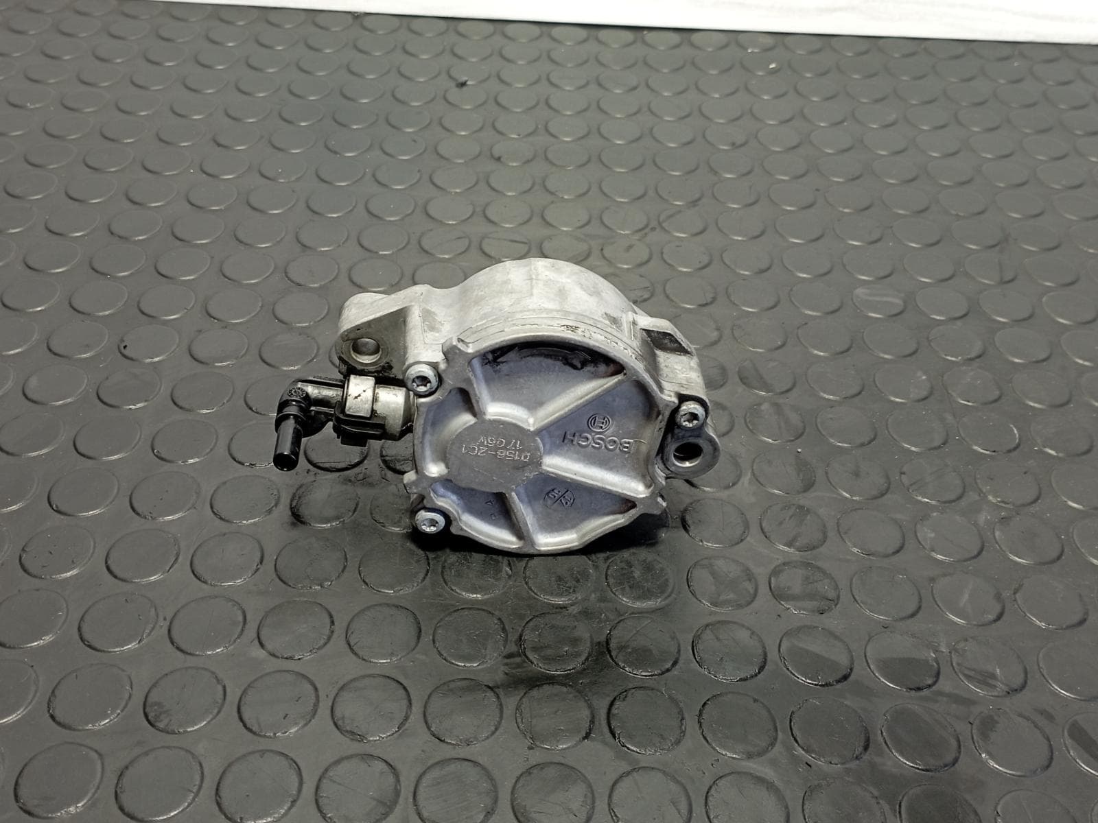 Recambio de DEPRESOR FRENO / BOMBA VACIO para CITROEN JUMPY 1.6 HDI 9HU referencia OEM IAM 45657001562B  - BLANCO