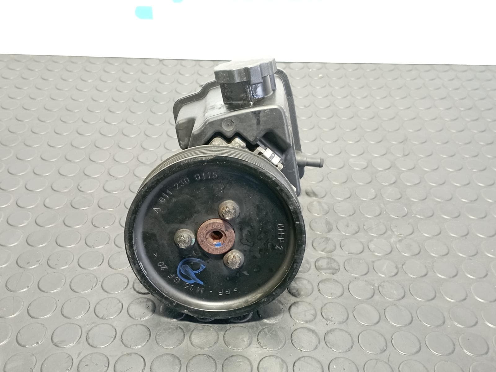 Recambio de BOMBA DIRECCION para MERCEDES-BENZ CLASE E (W211) BERLINA 3.2 CDI CAT 648961 referencia OEM IAM A0024667401 - AZUL