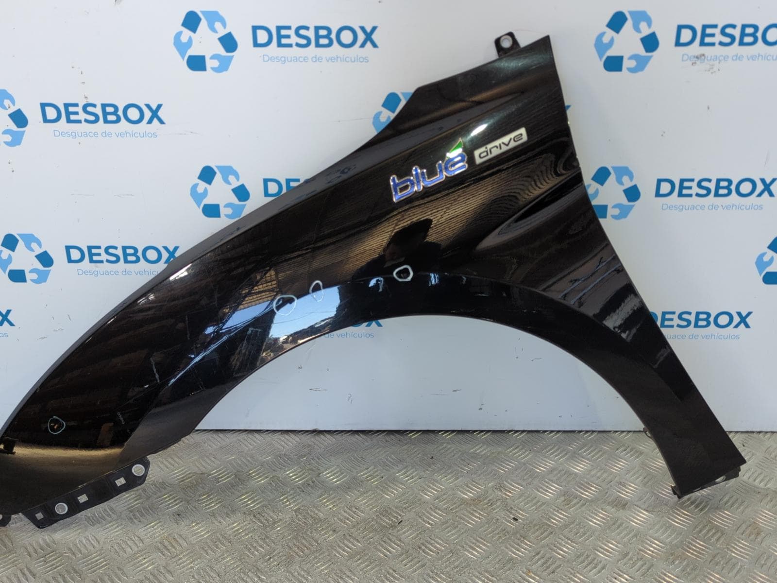 Recambio de ALETA DELANTERA IZQUIERDA para HYUNDAI I40 1.6 CRDI D4FD - NEGRO
