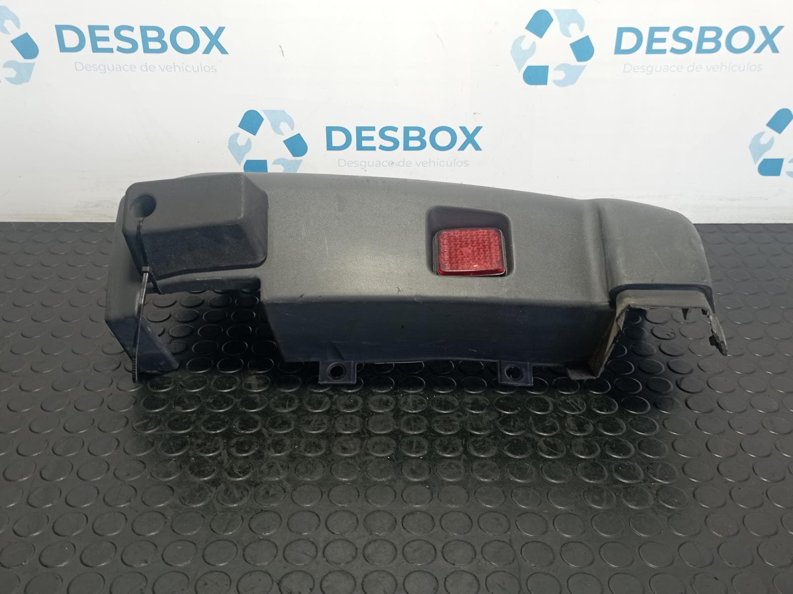 Recambio de PUNTERA PARAGOLPES TRASERA DERECHA para PEUGEOT BOXER CAJA CERR. TECHO ELEVADO (BAT.3450)(335)(2007 =>) HDi (335) 4H03 referencia OEM IAM 1305761070 - BLANCO 2