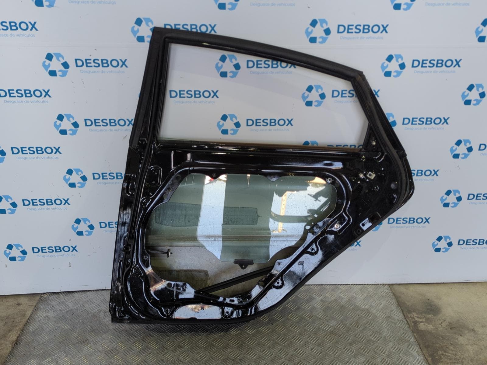 Recambio de PUERTA TRASERA DERECHA para HYUNDAI I40 1.6 CRDI D4FD - NEGRO 3