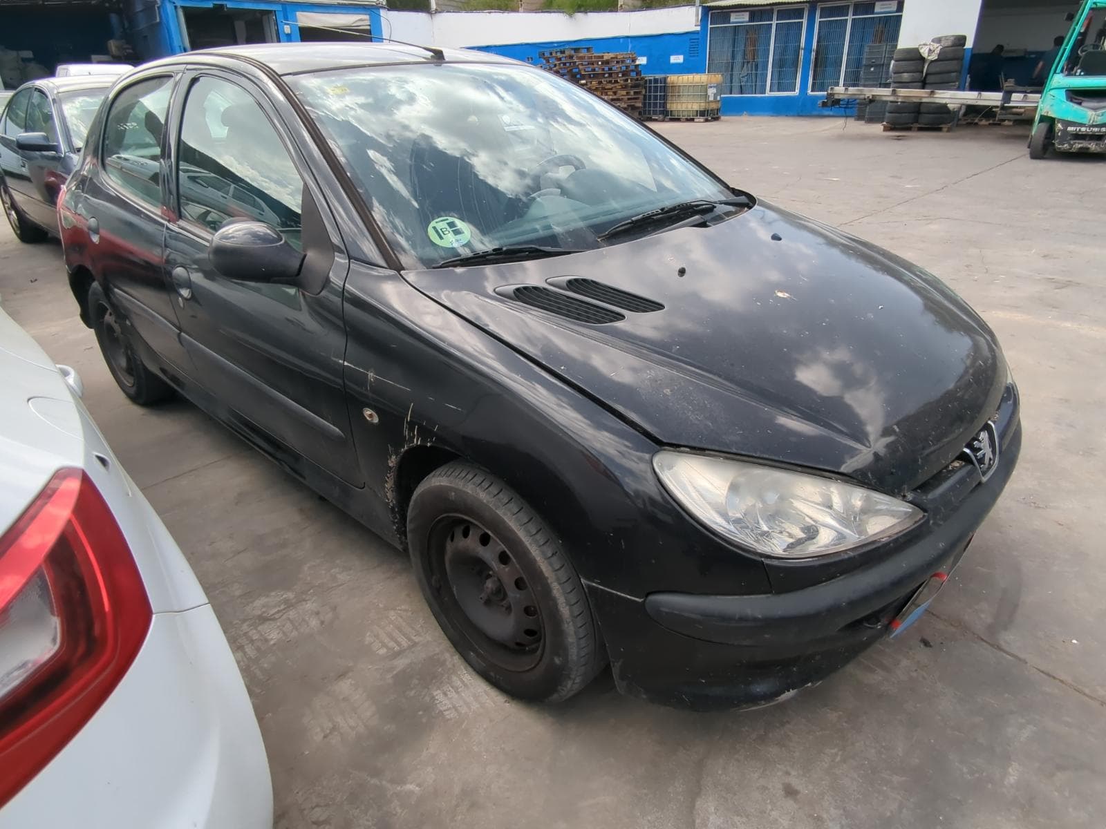 Recambio de ALETA DELANTERA DERECHA para PEUGEOT 206 BERLINA XR 8HX(DV4TD) - NEGRO