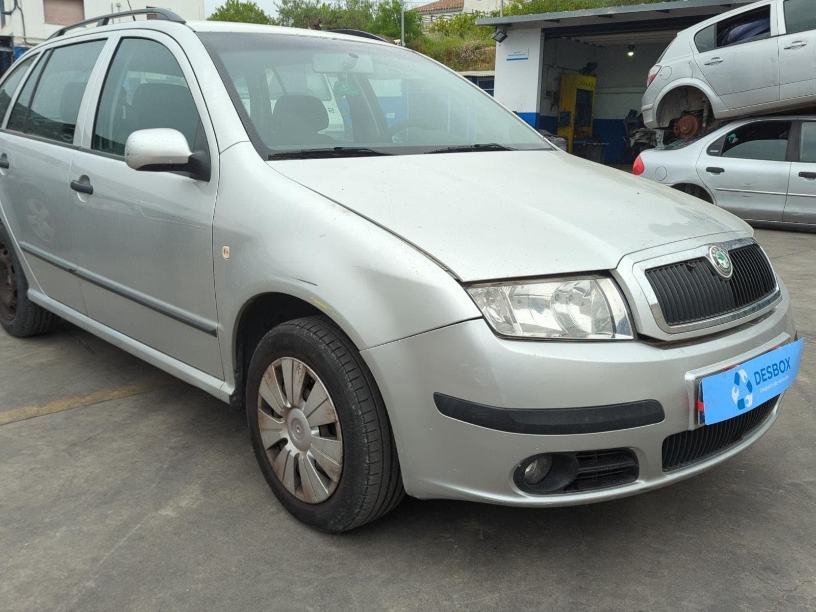 Recambio de BANDEJA TRASERA para SKODA FABIA I Combi 1.9 TDI ATD - GRIS