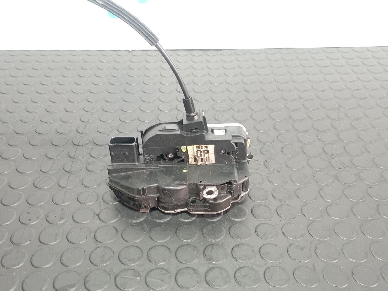 Recambio de CERRADURA PUERTA DELANTERA DERECHA para OPEL INSIGNIA BERLINA 2.0 CDTI A20DTH referencia OEM IAM 13503802 - NEGRO
