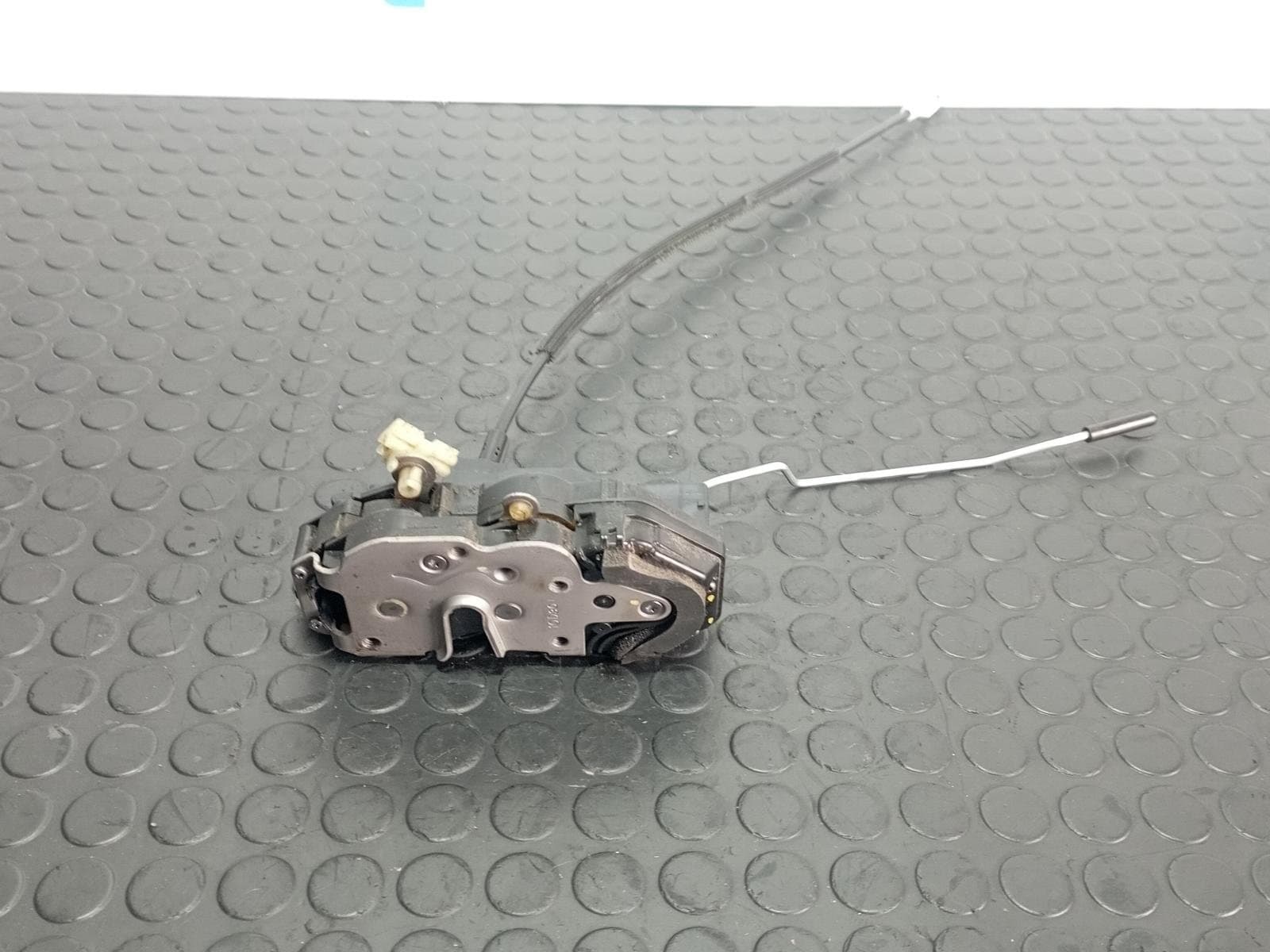 Recambio de CERRADURA PUERTA DELANTERA IZQUIERDA para OPEL INSIGNIA BERLINA 2.0 CDTI A20DTH referencia OEM IAM 13503801 - NEGRO
