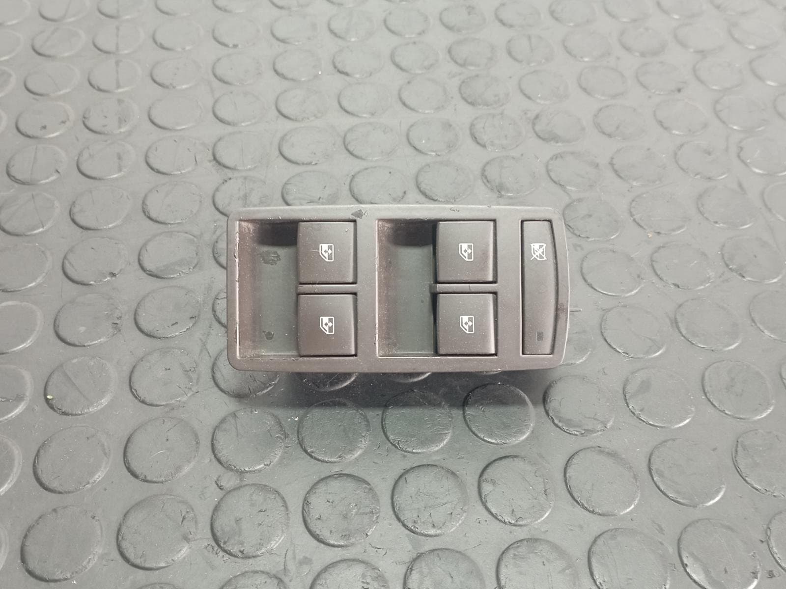 Recambio de MANDO ELEVALUNAS DELANTERO IZQUIERDO para OPEL INSIGNIA BERLINA 2.0 CDTI A20DTH referencia OEM IAM 13222224 - NEGRO