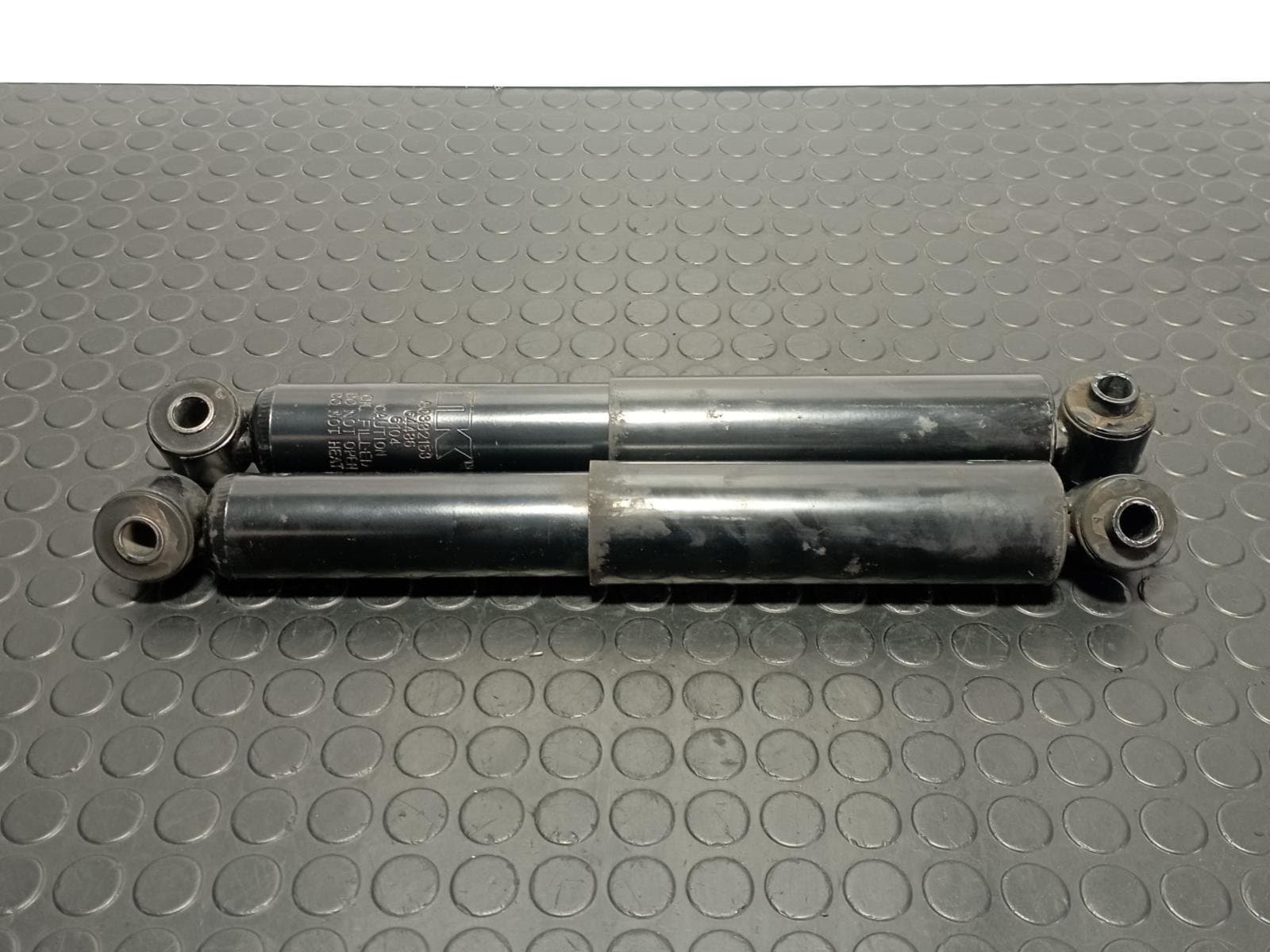 Recambio de JUEGO AMORTIGUADORES TRASERO para MERCEDES-BENZ SPRINTER 02.00 -> CAJA ABIERTA 2.2 CDI 611981 referencia OEM IAM 60332153 - BLANCO 2
