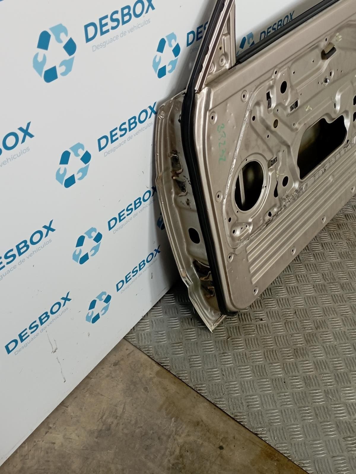 Recambio de PUERTA DELANTERA DERECHA para NISSAN PATROL GR (Y60) 2.8 TURBO DIESEL RD28 TURBO - GRIS 2