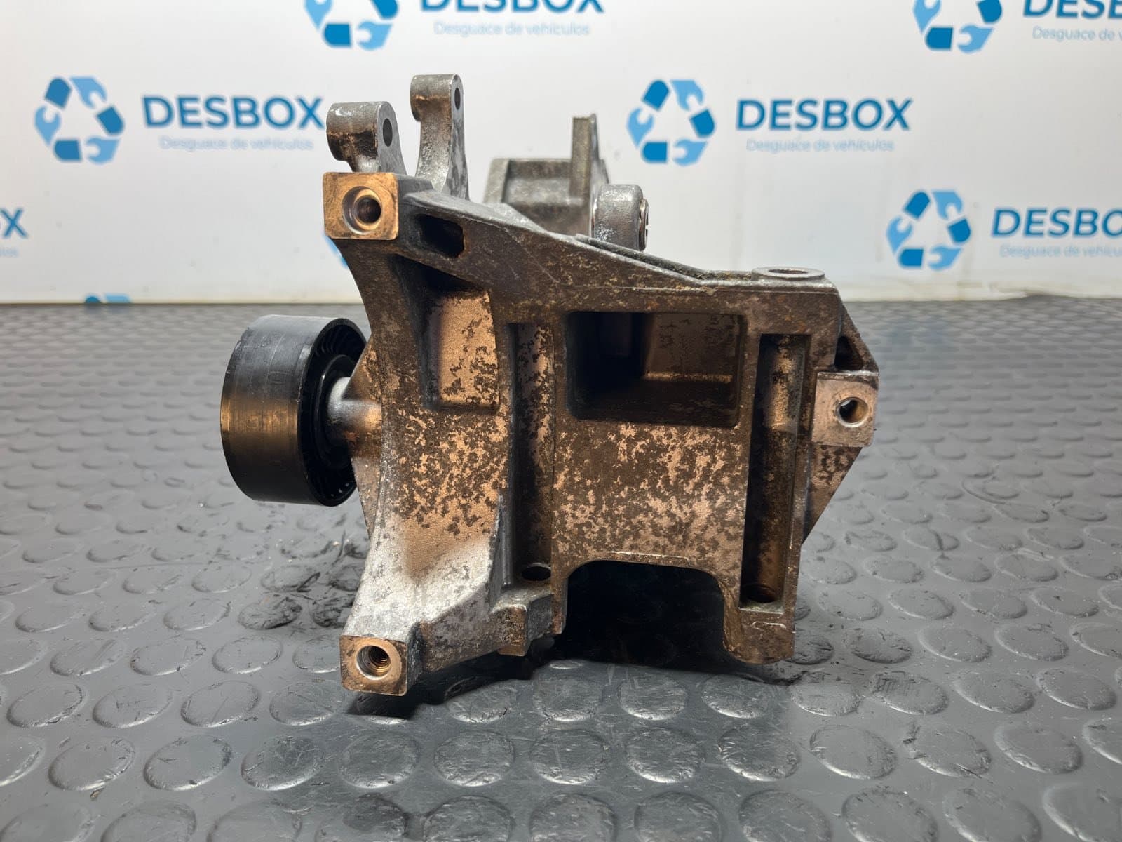 Recambio de SOPORTE ALTERNADOR para AUDI Q5 (8R) CAG referencia OEM IAM 03L903143H 5