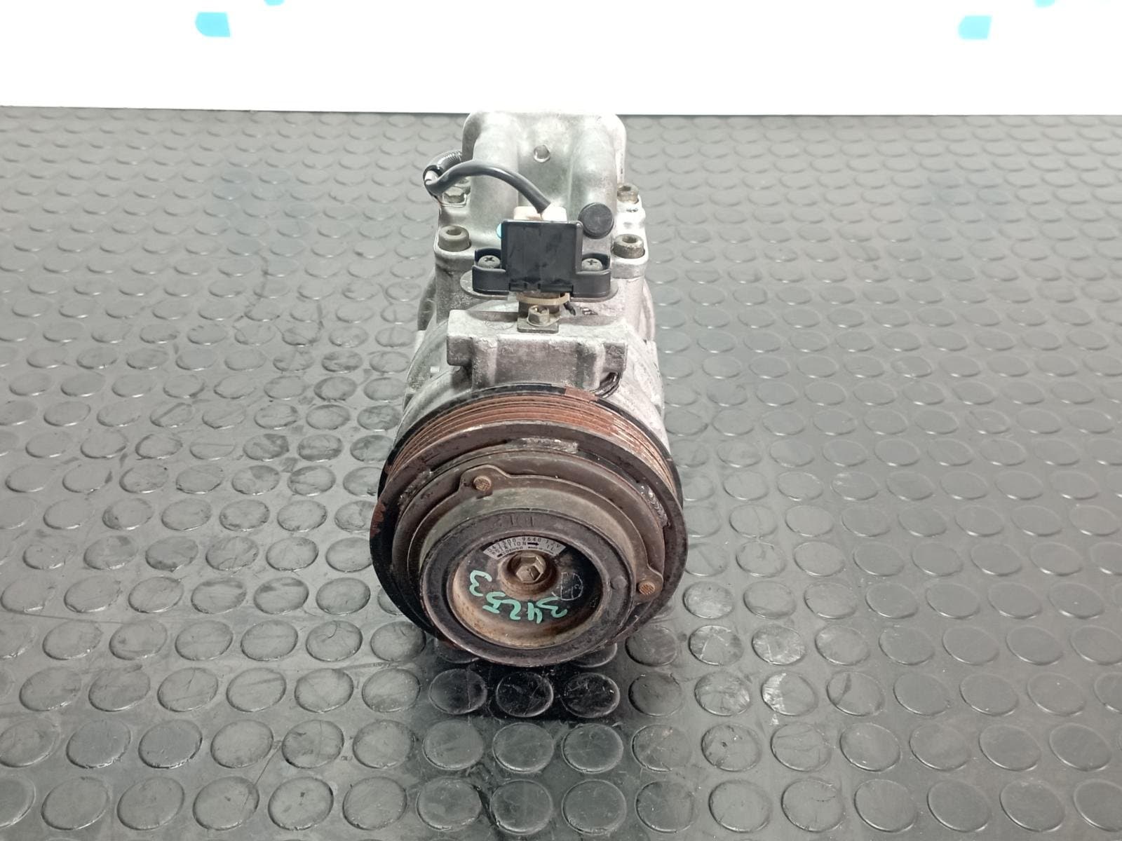 Recambio de COMPRESOR AIRE ACONDICIONADO para MERCEDES-BENZ CLASE SL (W129) 300 (129.061) 104981 referencia OEM IAM  1161310201 - GRIS
