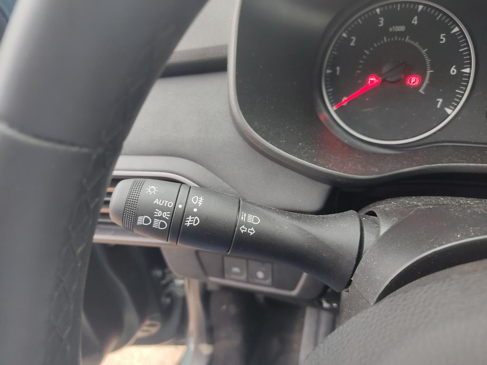 Recambio de ALETA DELANTERA DERECHA para DACIA SANDERO III 1.0 TCe 90 H4D470 - VERDE 9