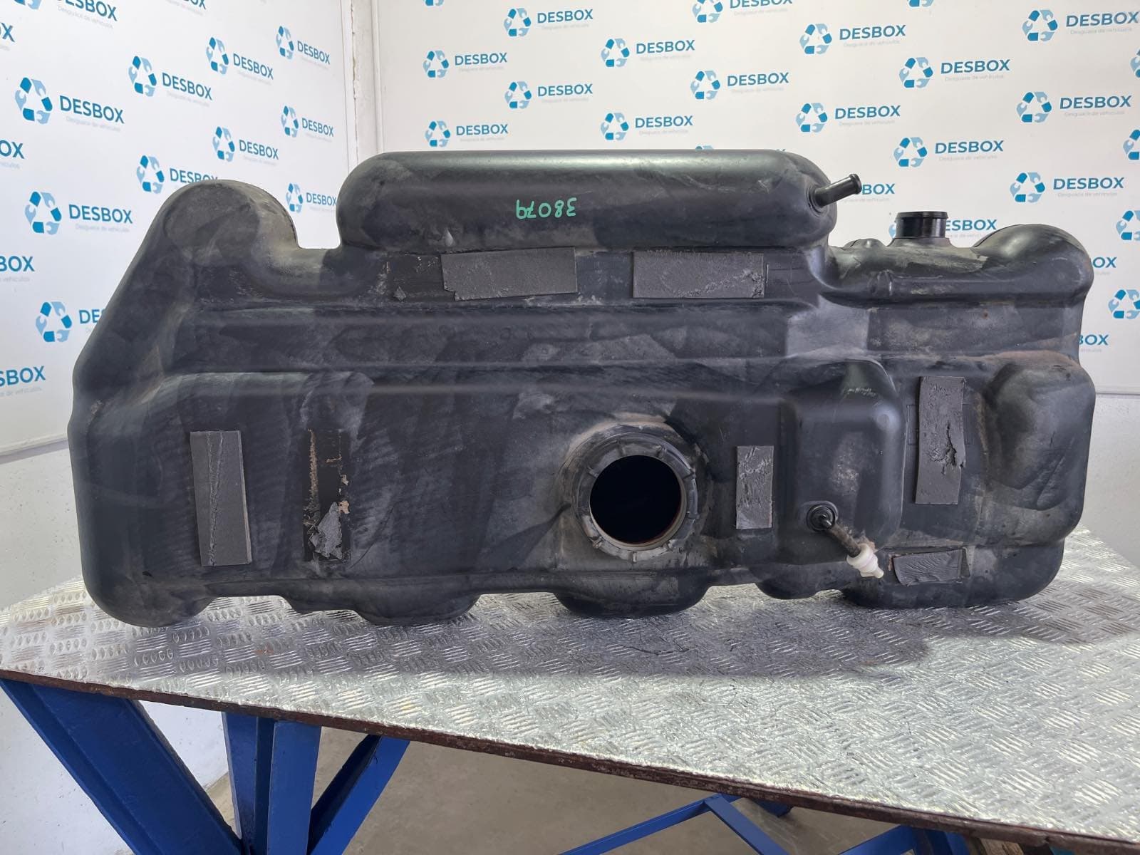 Recambio de DEPOSITO COMBUSTIBLE para VOLKSWAGEN LT CAJA CERRADA / COMBI (MOD. 1997) FURGON 2.8 TDI ATA referencia OEM IAM A9014711998 - BLANCO