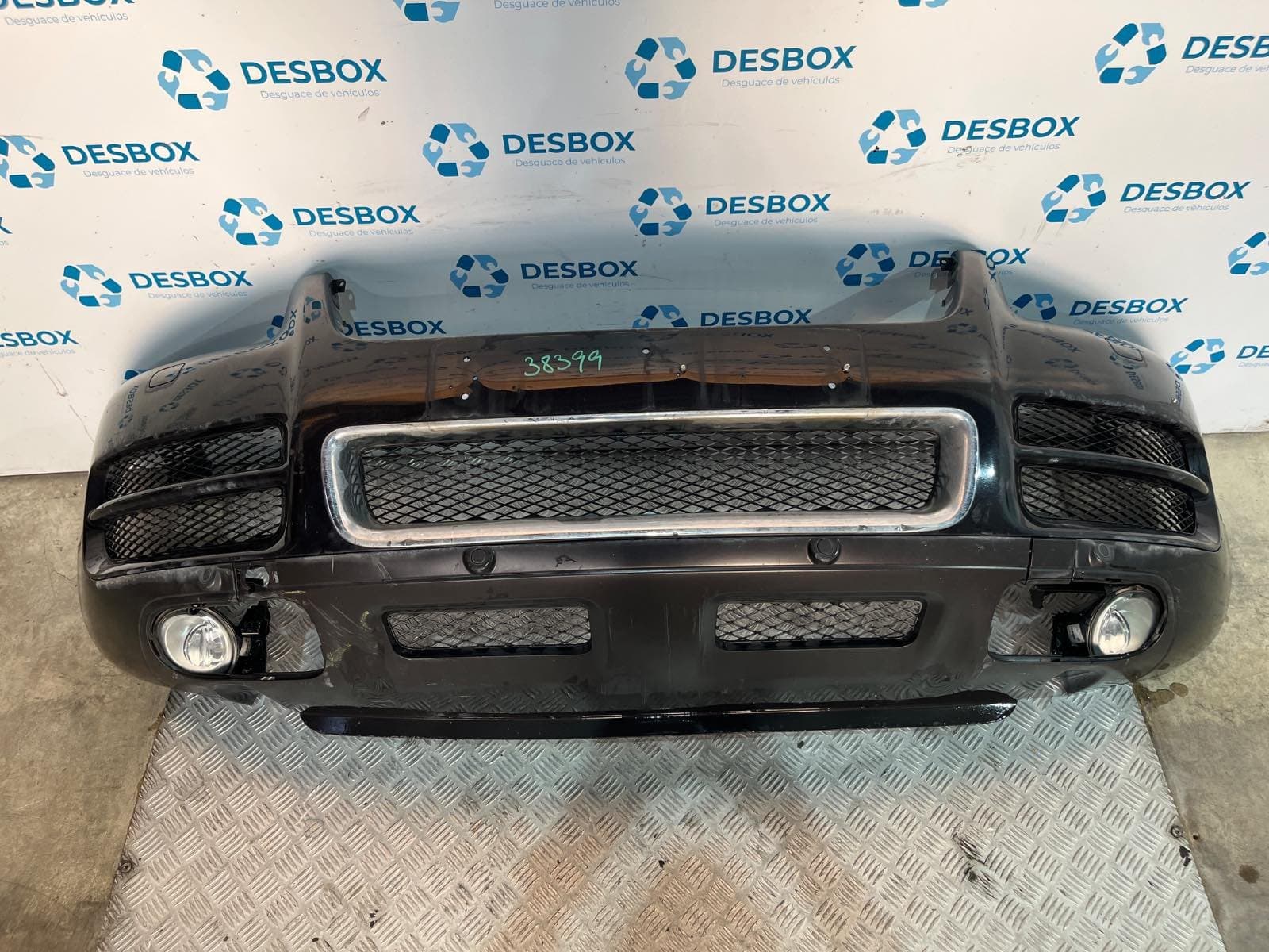 Recambio de PARAGOLPES DELANTERO para VOLKSWAGEN TOUAREG (7LA) 5.0 V10 AYH - NEGRO