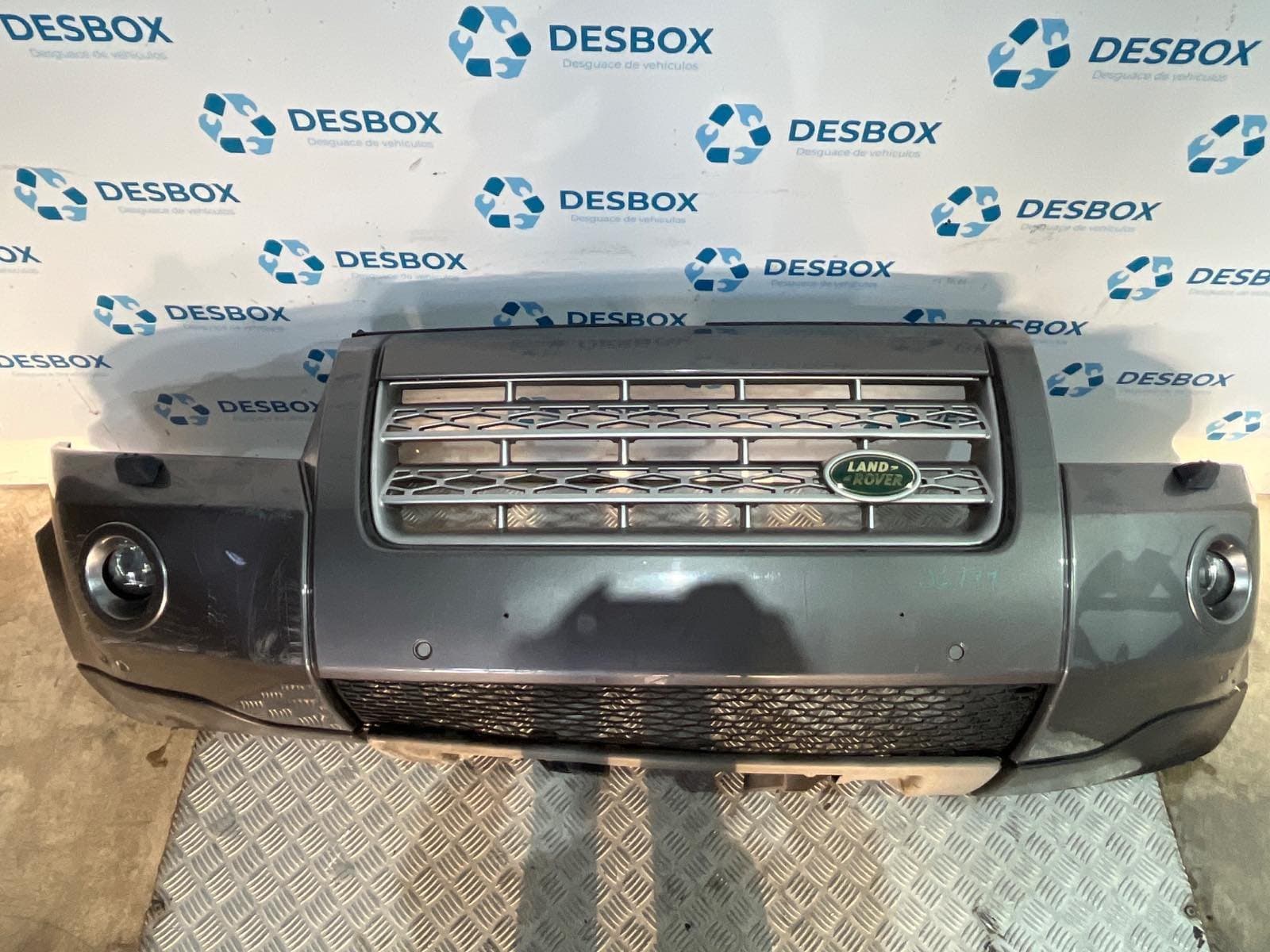 Recambio de PARAGOLPES DELANTERO para LAND ROVER FREELANDER (LR2) 2.2 D 224DT - GRIS