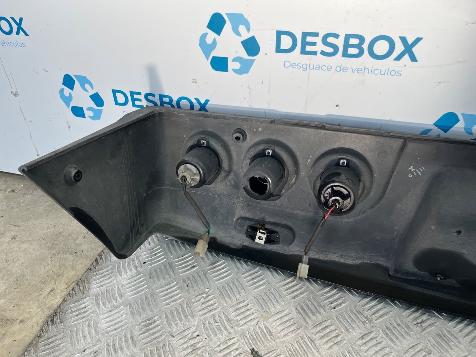 Recambio de PARAGOLPES TRASERO para PIAGGIO (VESPA) PORTER Caja/Chasis ELECTRIC 96V - BLANCO 5