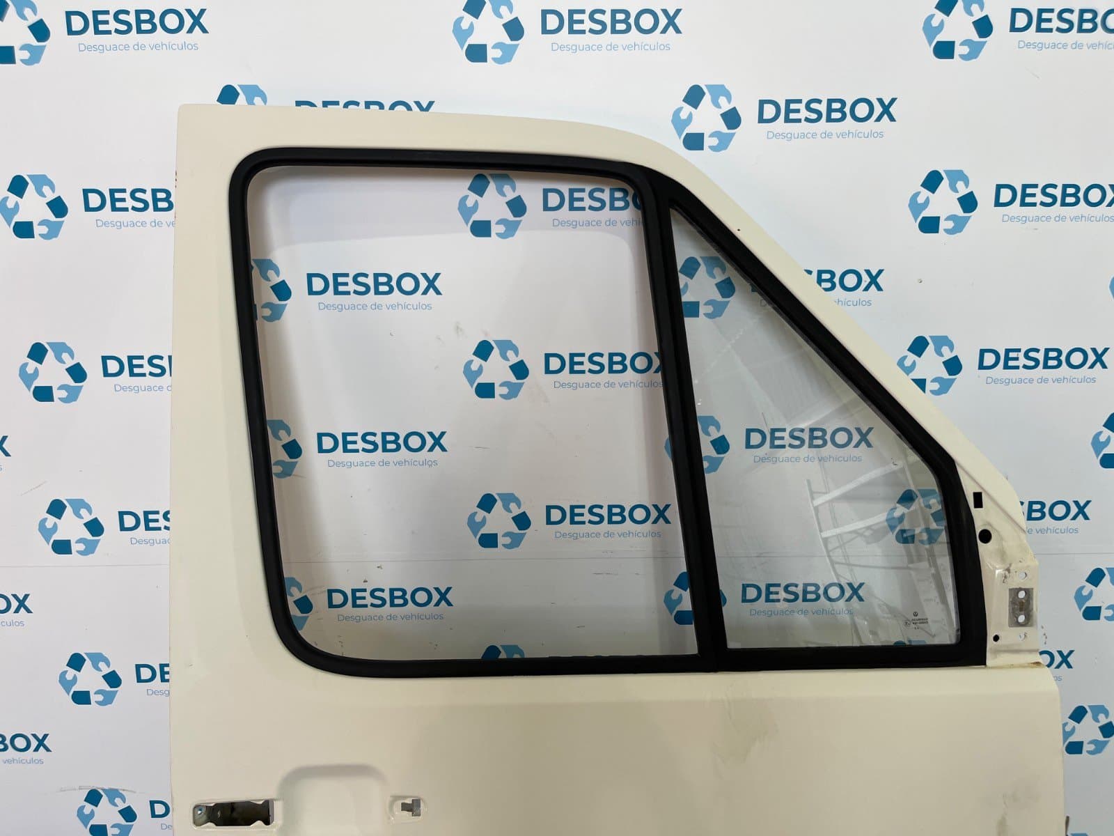 Recambio de PUERTA DELANTERA DERECHA para VOLKSWAGEN LT CAJA CERRADA / COMBI (MOD. 1997) FURGON 2.8 TDI ATA - BLANCO 3
