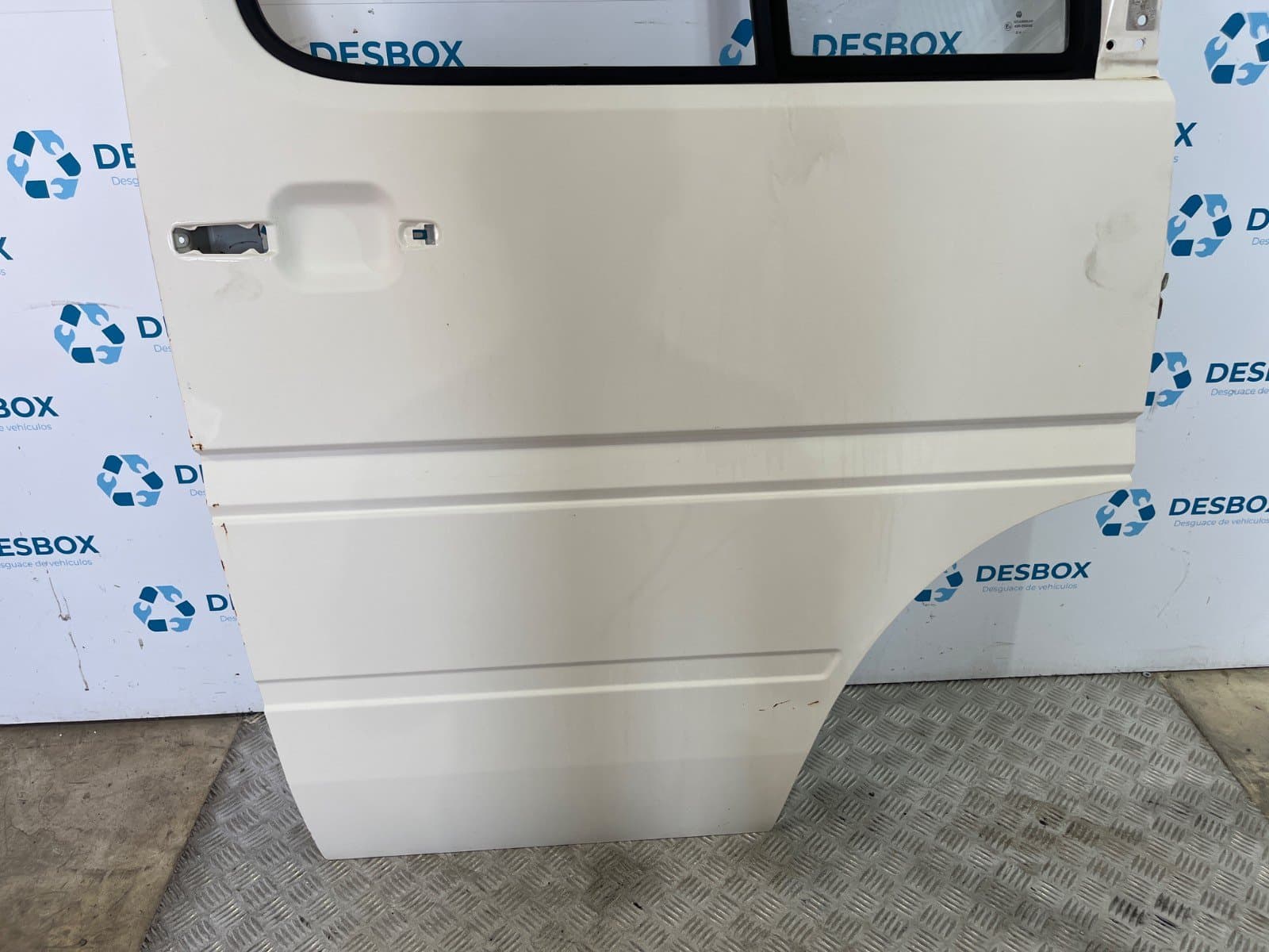 Recambio de PUERTA DELANTERA DERECHA para VOLKSWAGEN LT CAJA CERRADA / COMBI (MOD. 1997) FURGON 2.8 TDI ATA - BLANCO 4