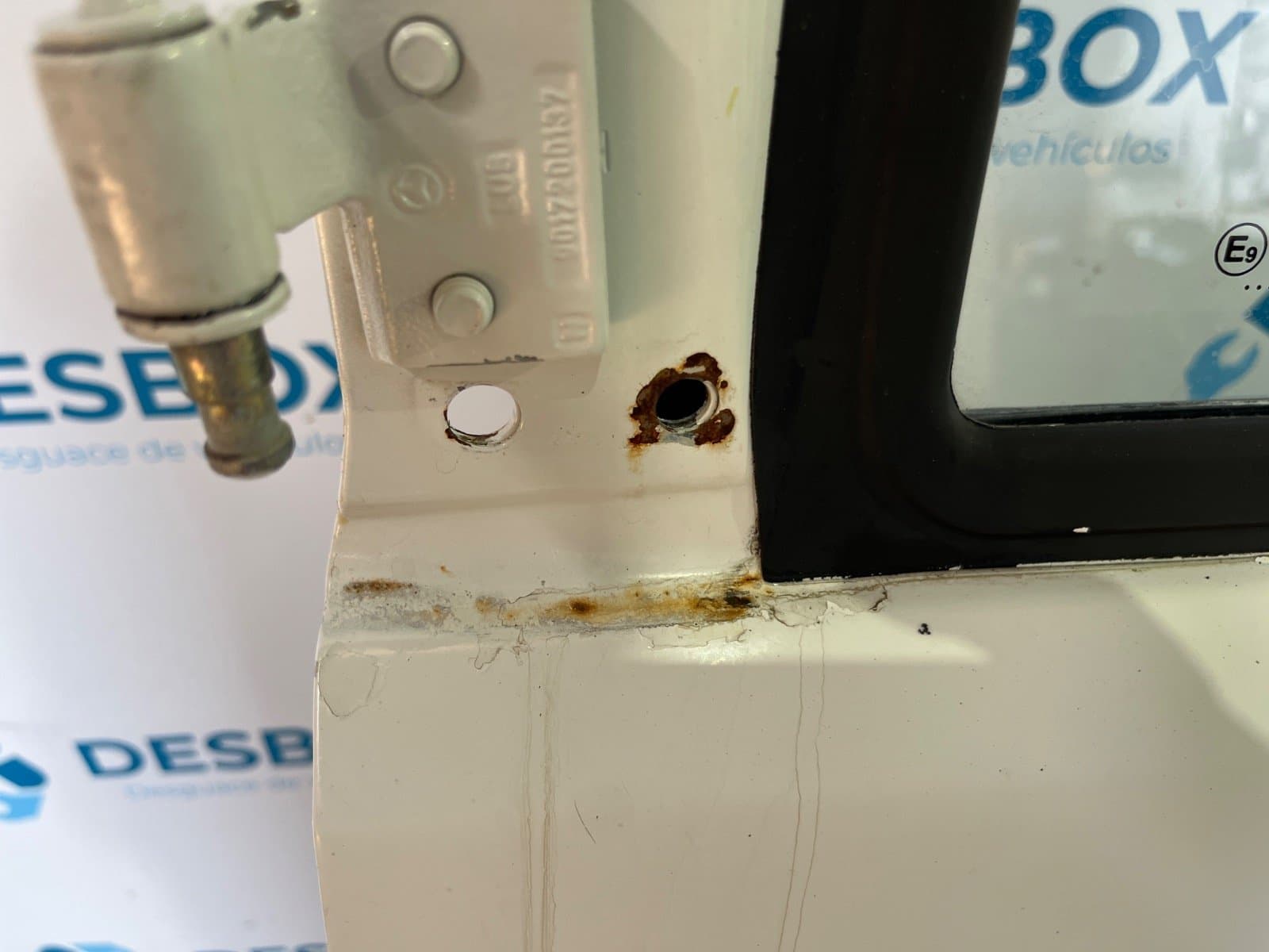 Recambio de PUERTA DELANTERA IZQUIERDA para VOLKSWAGEN LT CAJA CERRADA / COMBI (MOD. 1997) FURGON 2.8 TDI ATA - BLANCO 4