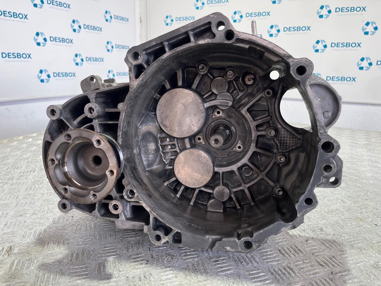 Recambio de CAJA CAMBIOS para VOLKSWAGEN PASSAT VARIANT (3C5) 2.0 TDI BMR referencia OEM IAM JMA - NEGRO