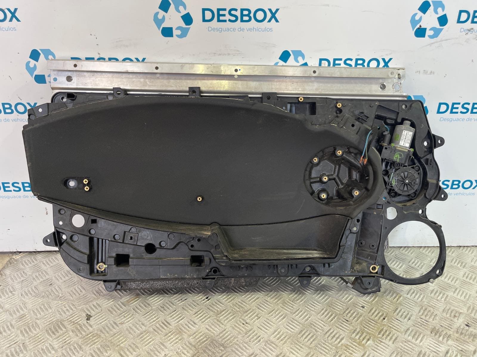 Recambio de ELEVALUNAS DELANTERO IZQUIERDO para BMW MINI (R56) 1.6 COOPER N12B16A referencia OEM IAM 2753721 - GRIS 2