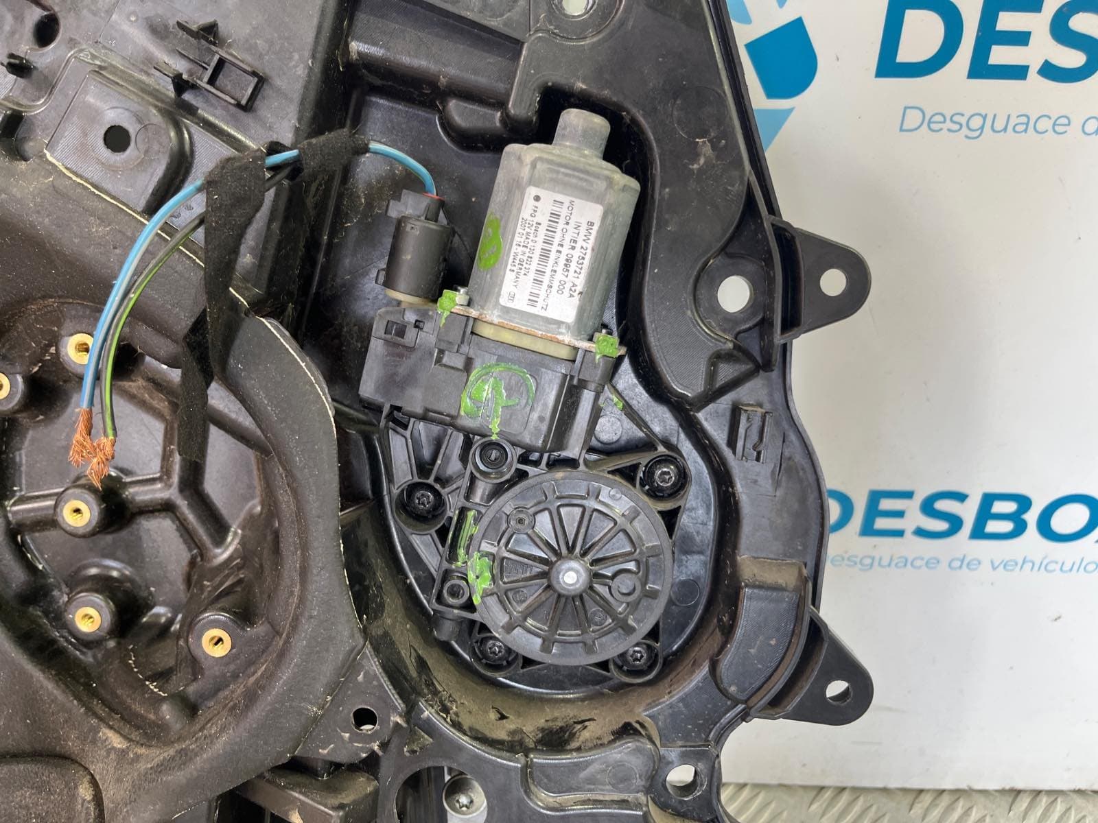 Recambio de ELEVALUNAS DELANTERO IZQUIERDO para BMW MINI (R56) 1.6 COOPER N12B16A referencia OEM IAM 2753721 - GRIS 3
