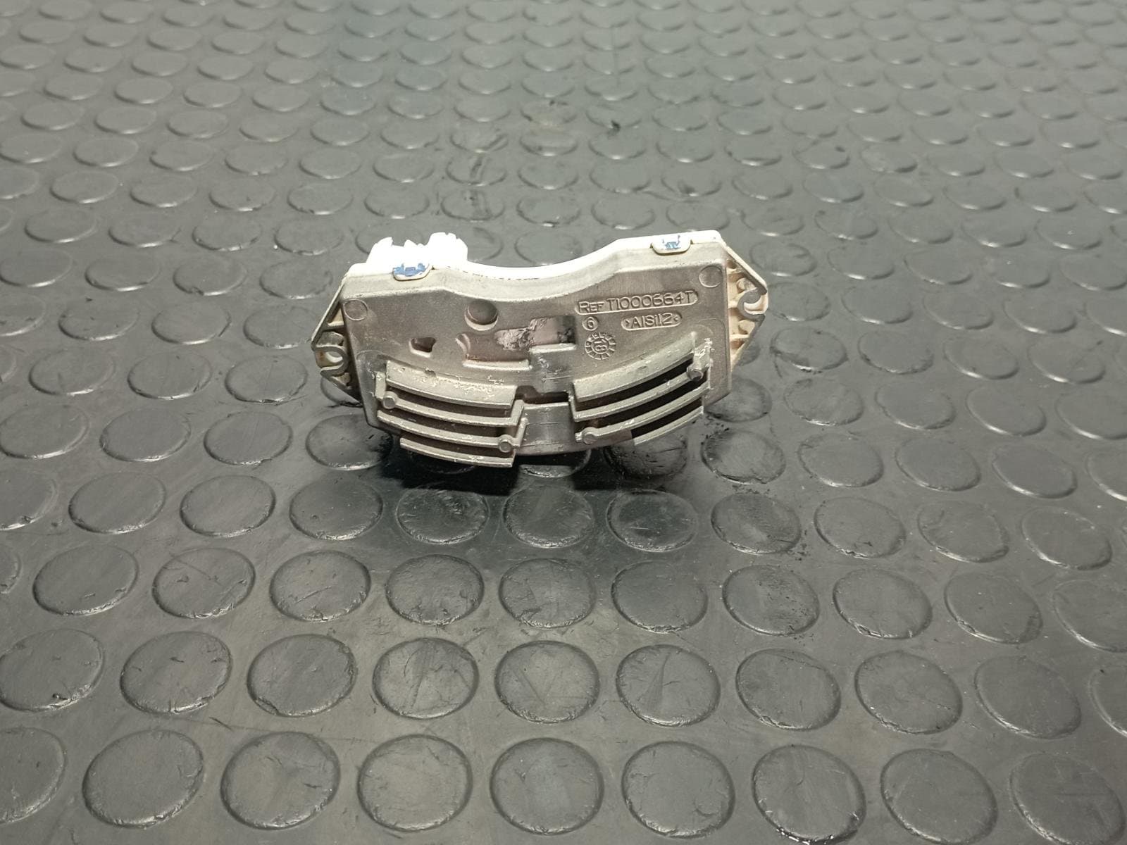 Recambio de RESISTENCIA CALEFACCION para BMW SERIE 3 BERLINA (E90) 320d 204D4 referencia OEM IAM T1021327UD - NEGRO