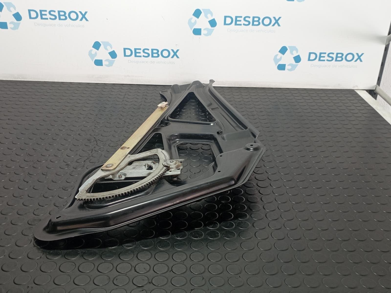 Recambio de ELEVALUNAS DELANTERO DERECHO para VOLKSWAGEN LT CAJA CERRADA / COMBI (MOD. 1997) FURGON 2.8 TDI ATA referencia OEM IAM 2D0837502 - BLANCO 2