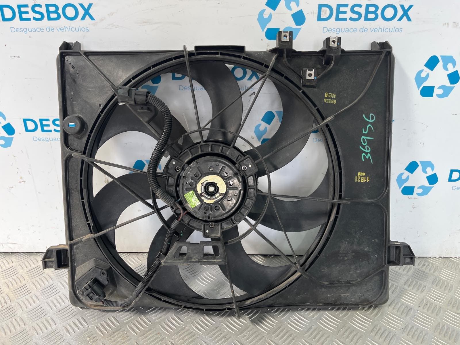 Recambio de ELECTROVENTILADOR para KIA CARENS  1.6 CRDI D4FB referencia OEM IAM 253801DXXX - NEGRO