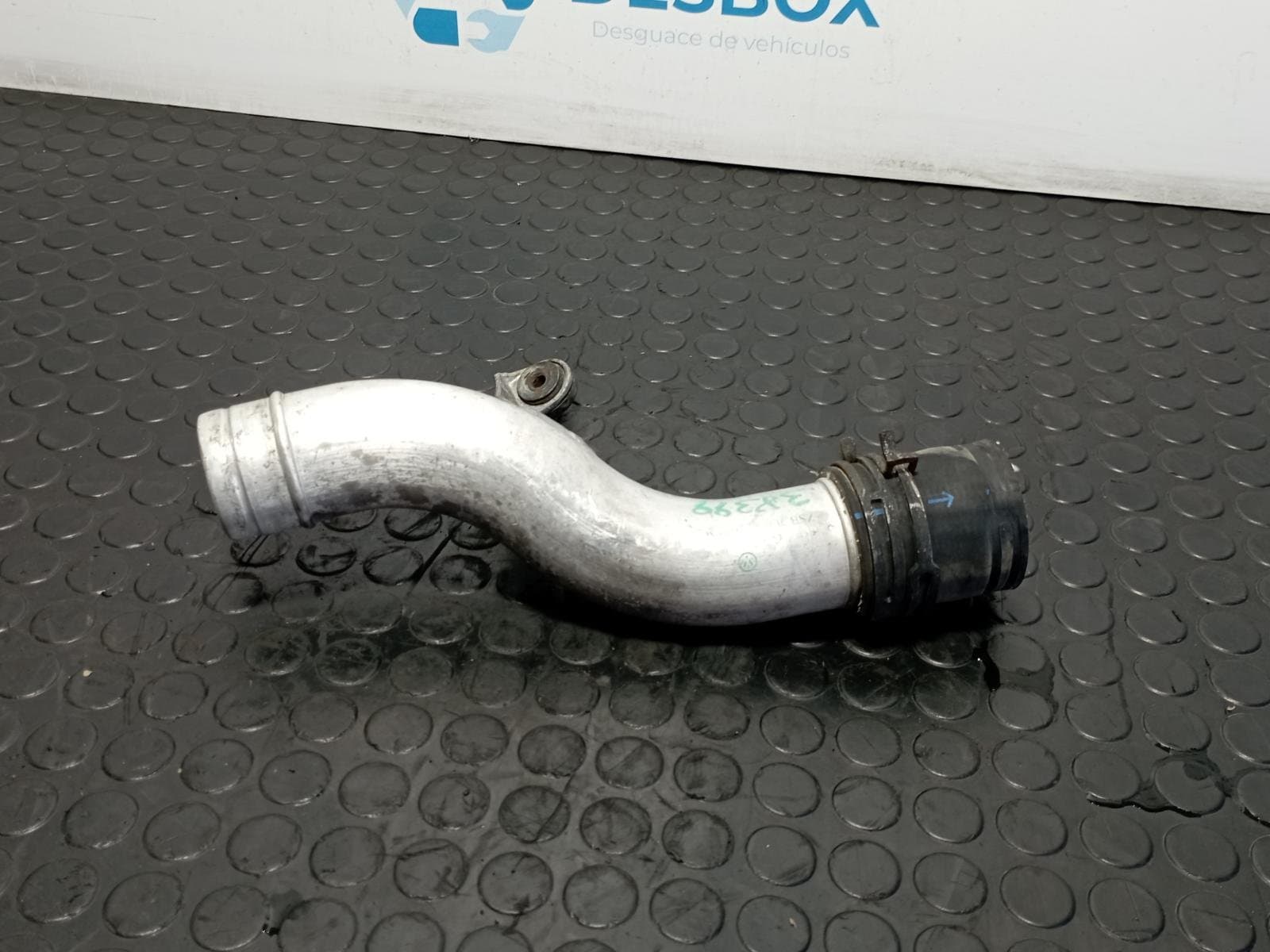 Recambio de TUBO ASPIRACION ADMISION para VOLKSWAGEN TOUAREG (7LA) 5.0 V10 AYH referencia OEM IAM 7L6129654B - NEGRO 4