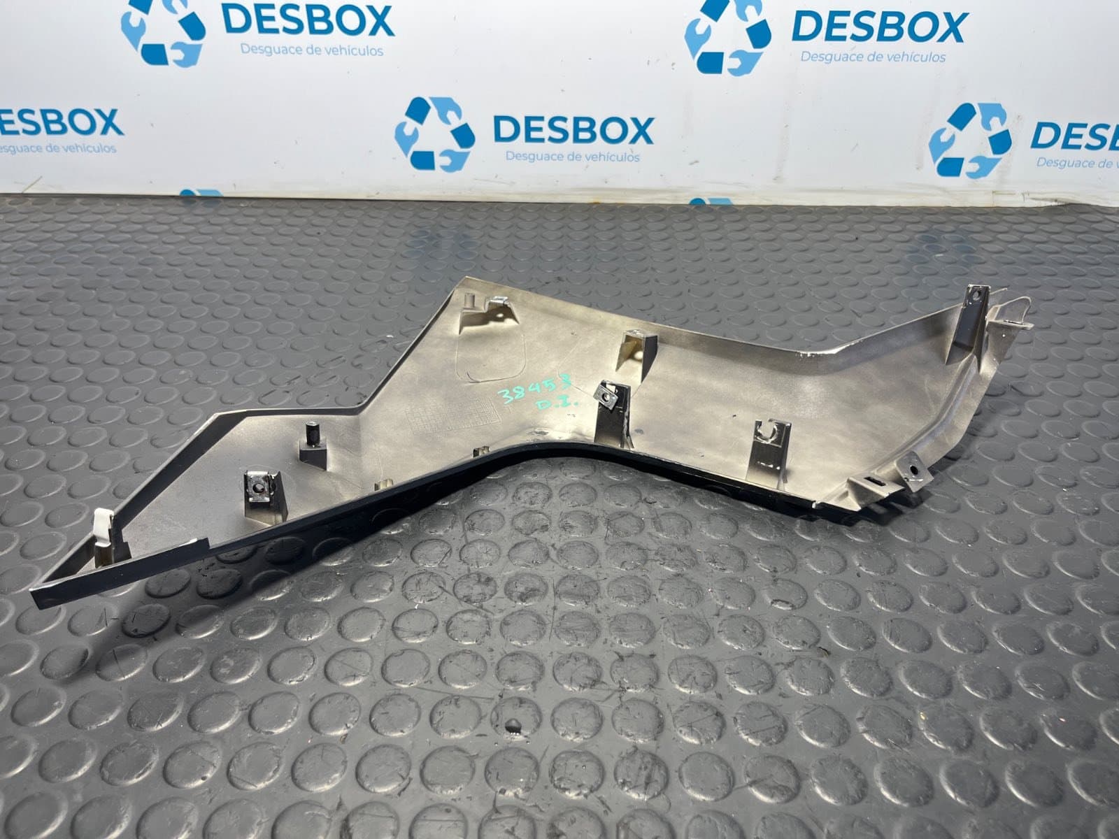 Recambio de MOLDURA para WOTTAN STORM SY125T 1P52QMI - BLANCO 3