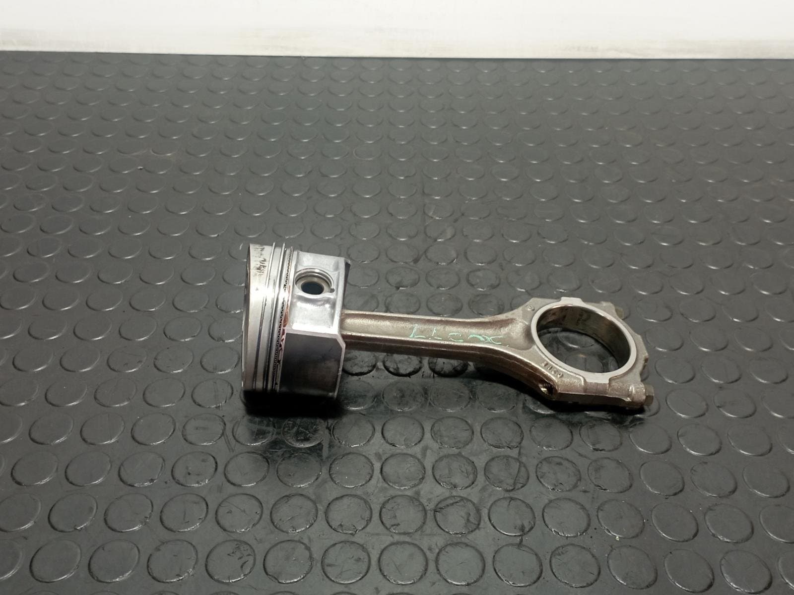 Recambio de PISTON para PORSCHE CAYENNE (TYP 9PA) Básico BFD referencia OEM IAM R041 - BLANCO 2