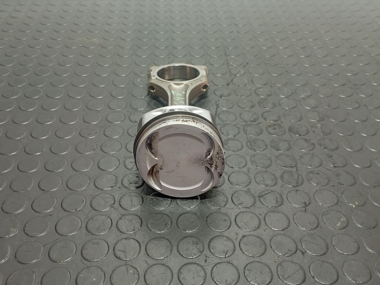 Recambio de PISTON para PORSCHE CAYENNE (TYP 9PA) Básico BFD referencia OEM IAM R041 - BLANCO