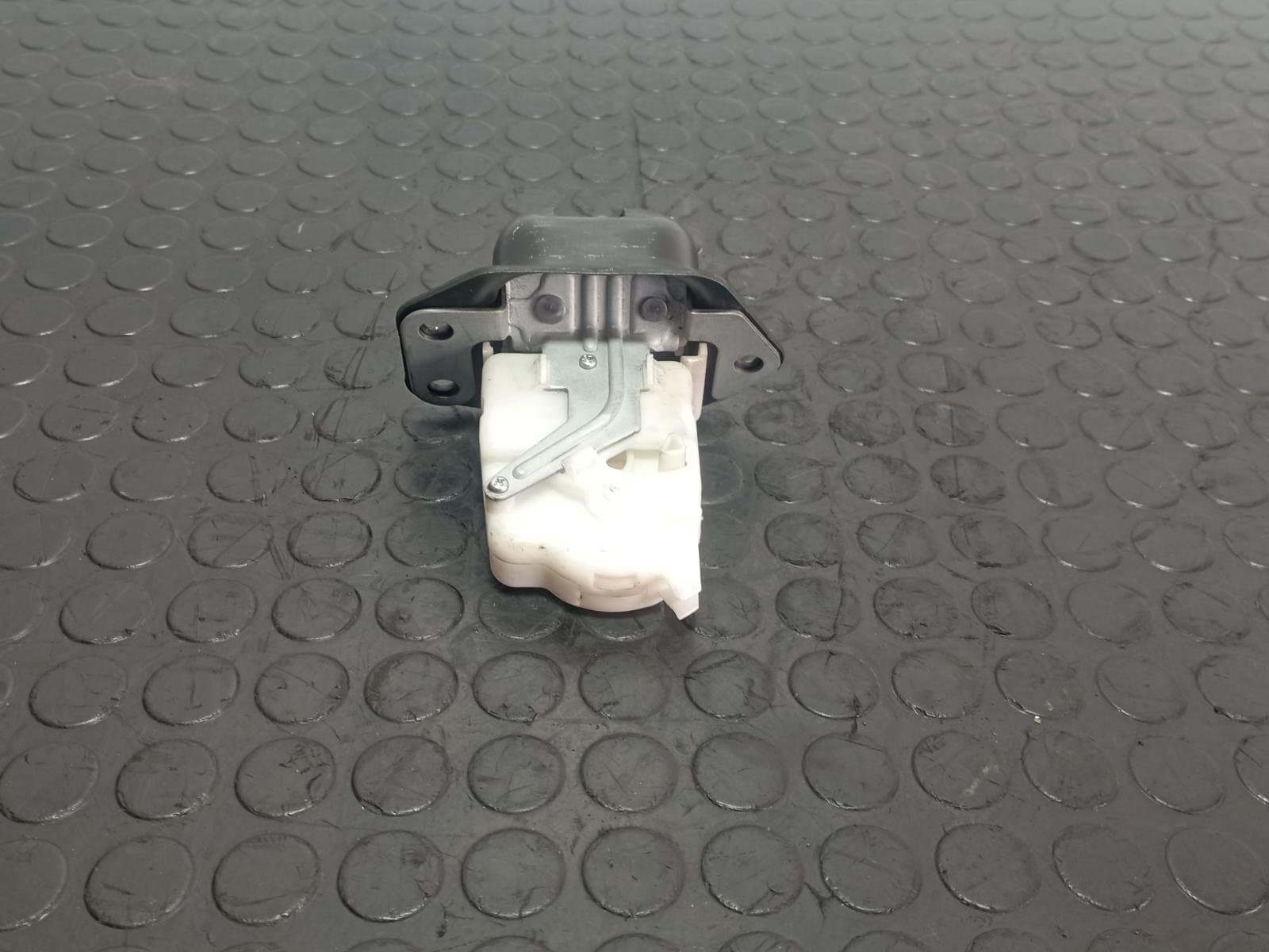 Recambio de CERRADURA MALETERO / PORTON para NISSAN JUKE (F15) 1.6 HR16DE referencia OEM IAM 905021BA0A - GRIS
