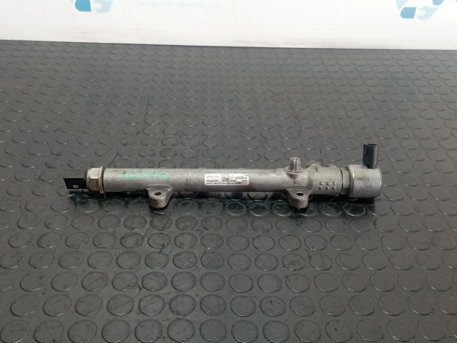 Recambio de RAMPA INYECTORA para MERCEDES-BENZ CLASE A (W176) 2.2 651930 referencia OEM IAM A6510700700 - BLANCO